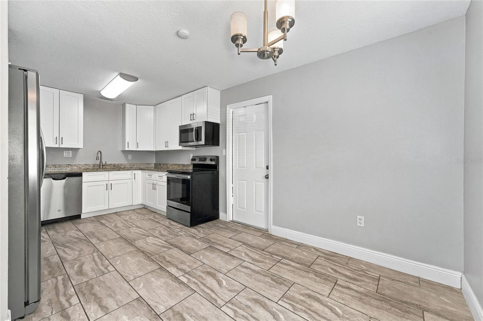 Single Family Residence at 226 BENNETT ST, WINTER SPRINGS, photo 5 of 25