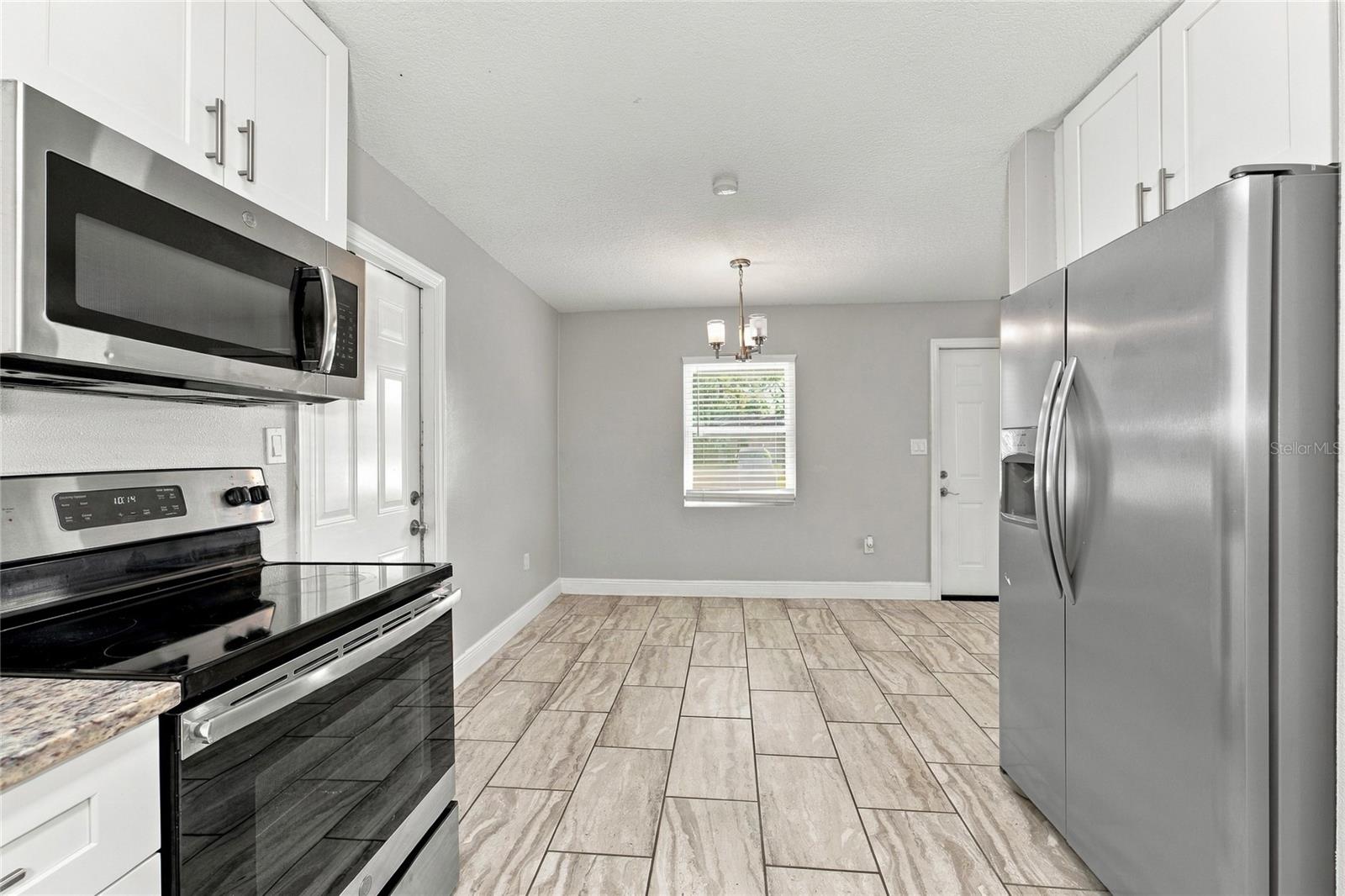 Single Family Residence at 226 BENNETT ST, WINTER SPRINGS, photo 8 of 25