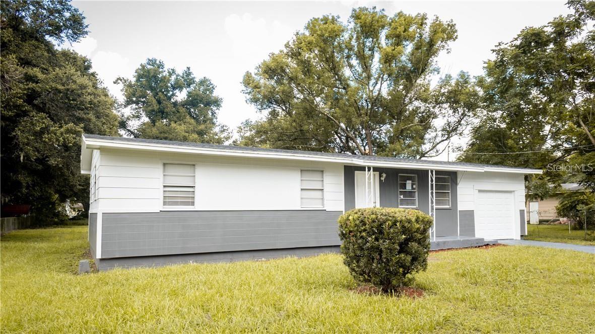 Single Family Residence at 215 S FRENCH AVE, FORT MEADE, photo 2 of 13