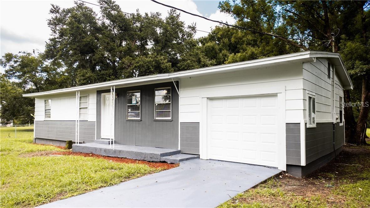 Single Family Residence at 215 S FRENCH AVE, FORT MEADE, photo 3 of 13