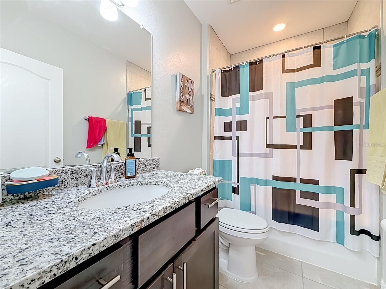 Hall Bath - 7333 MILLSTONE ST, SPRING HILL