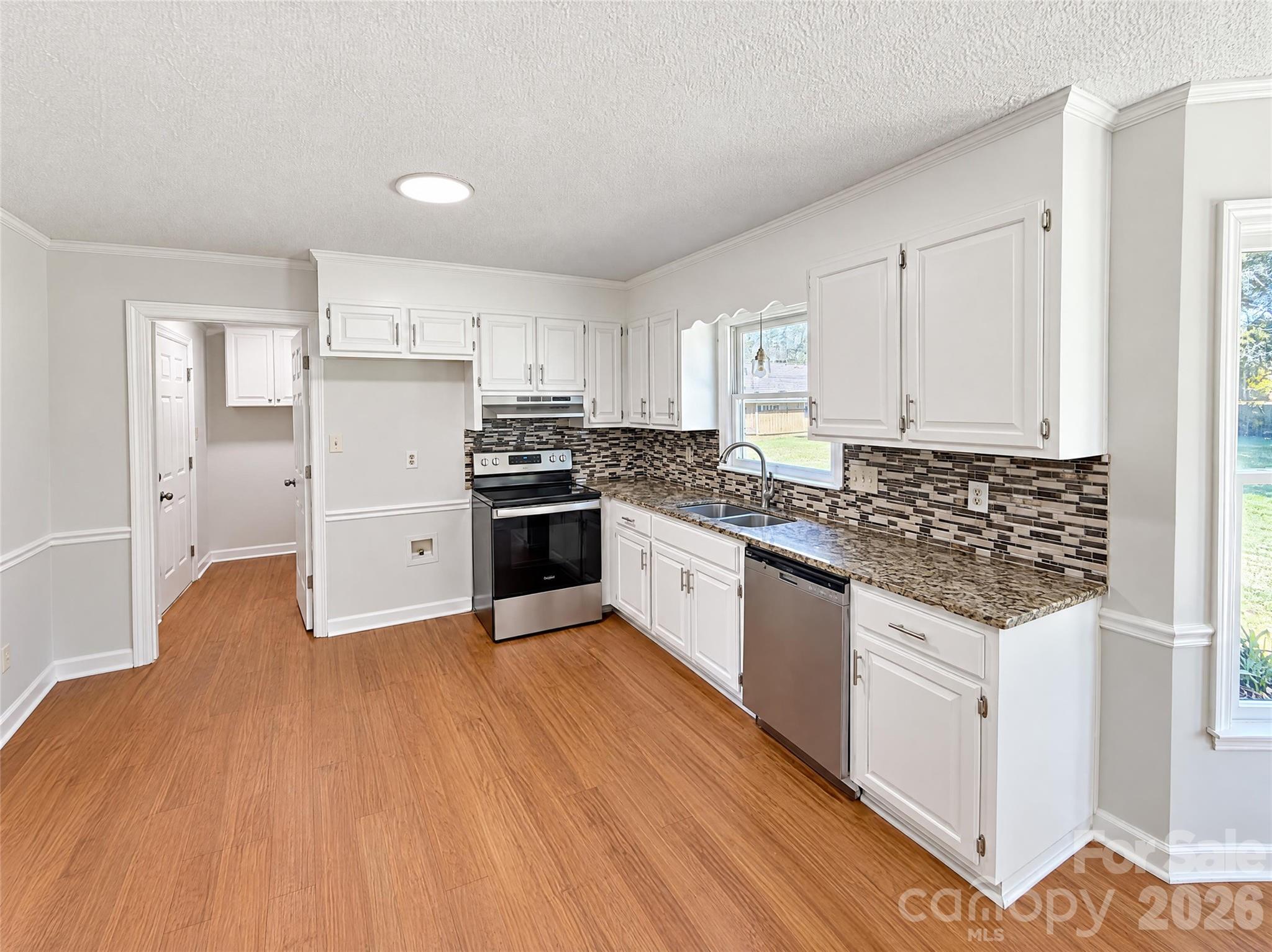 Single Family Residence at 1608 Bishop Court, Belmont, photo 2 of 19