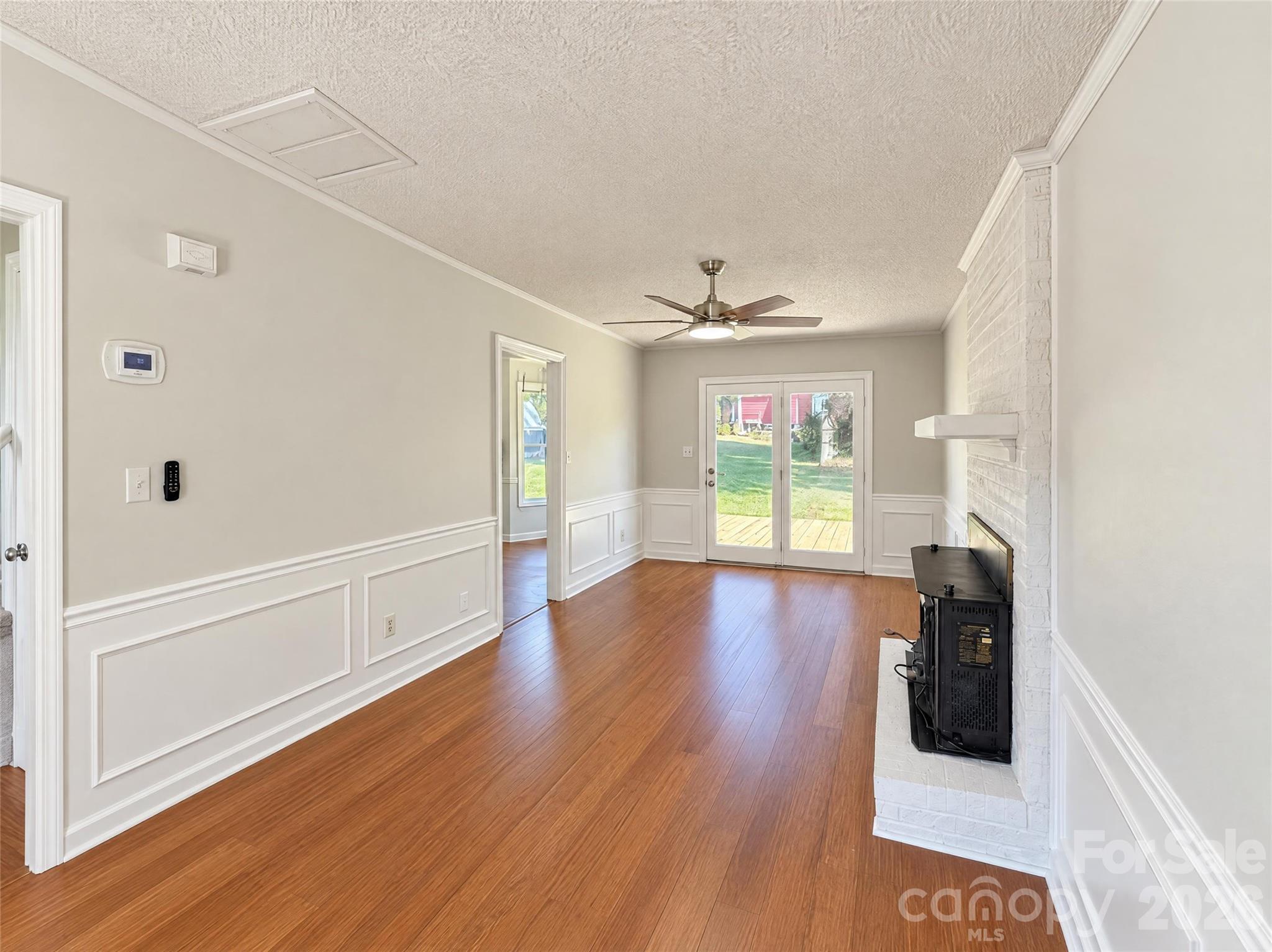 Single Family Residence at 1608 Bishop Court, Belmont, photo 3 of 19