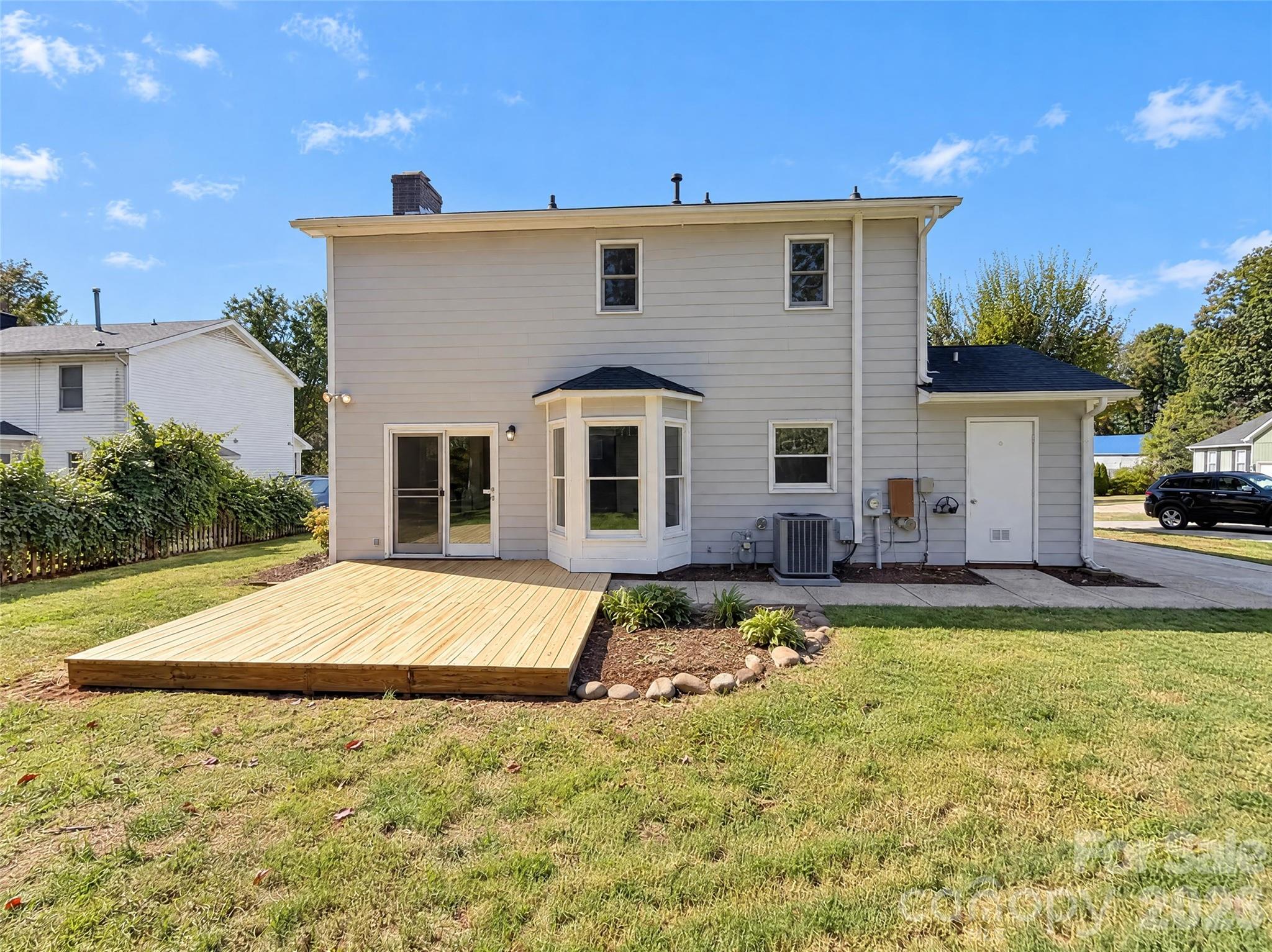 Single Family Residence at 1608 Bishop Court, Belmont, photo 5 of 19