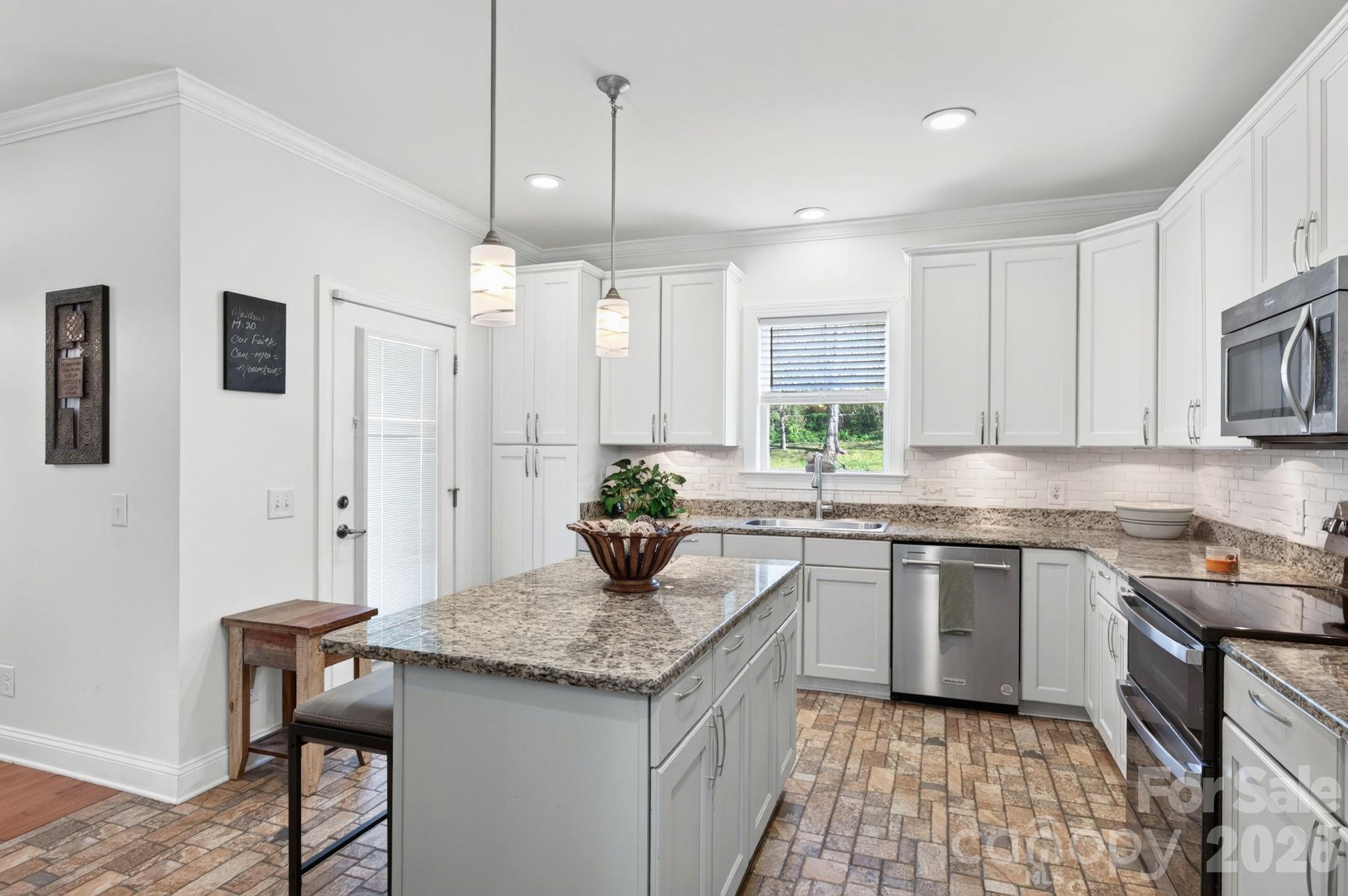 SS appliances includes a brand new Kitchenaid dishwasher - 10 Hominy Meadows Drive, Candler