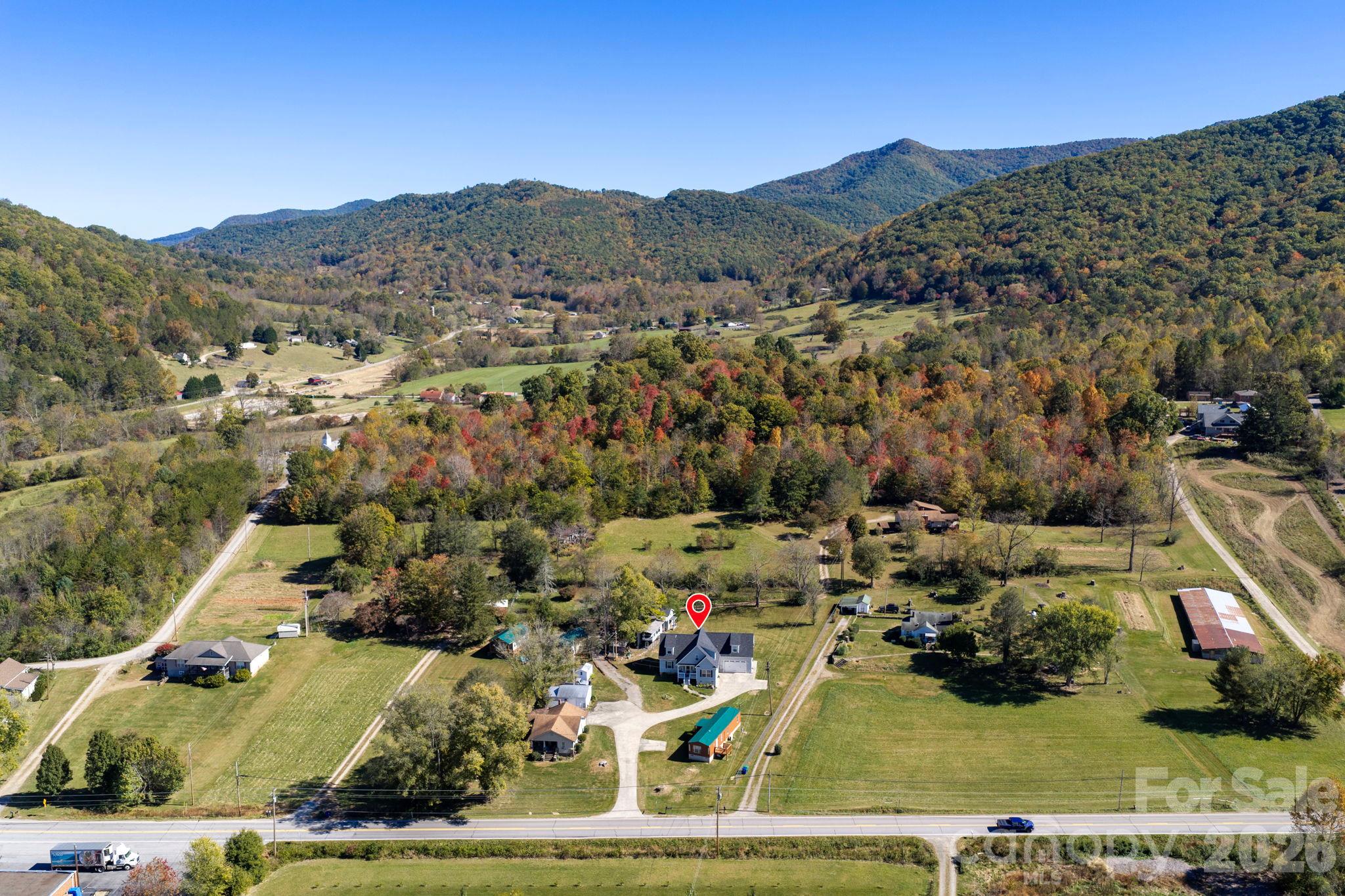 Mountain living at it's best - 10 Hominy Meadows Drive, Candler