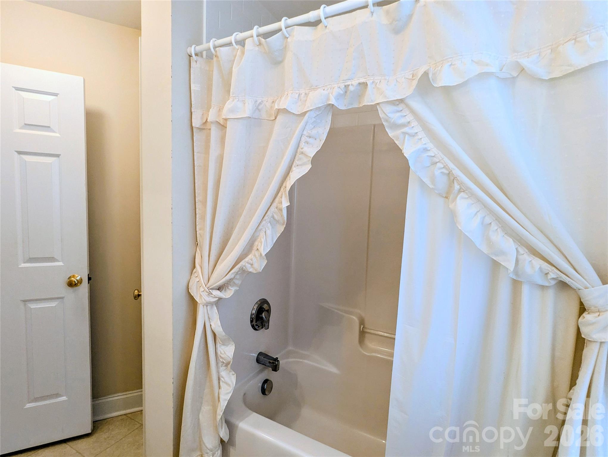 Hall Bath - 3203 McGee Lane, Monroe