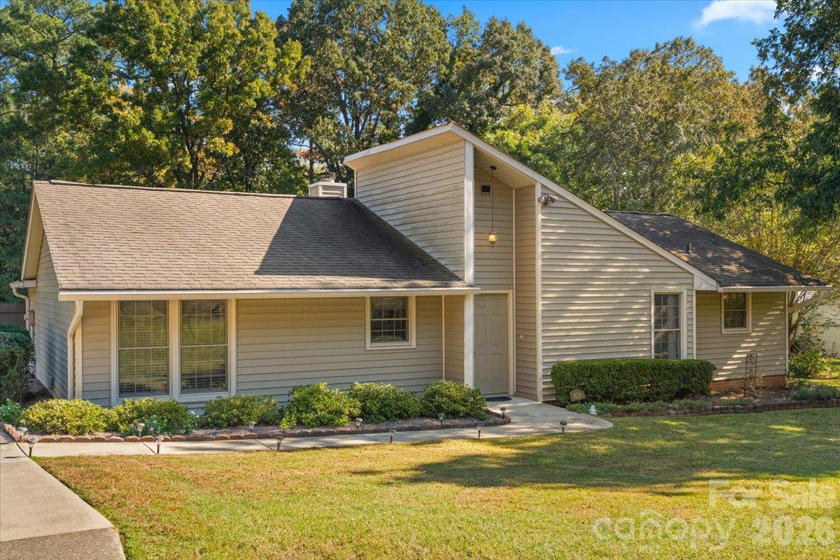 Single Family Residence at 838 Silver Fox Drive, Concord, photo 2 of 31