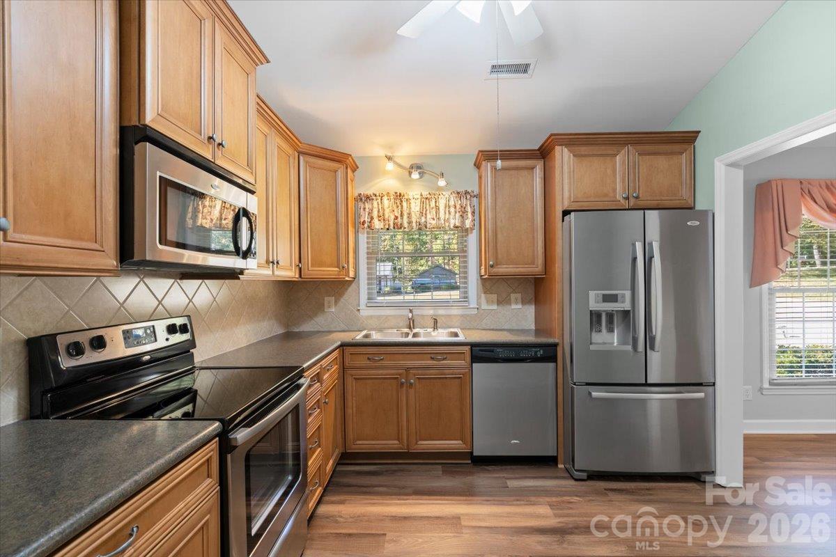 Single Family Residence at 838 Silver Fox Drive, Concord, photo 9 of 31
