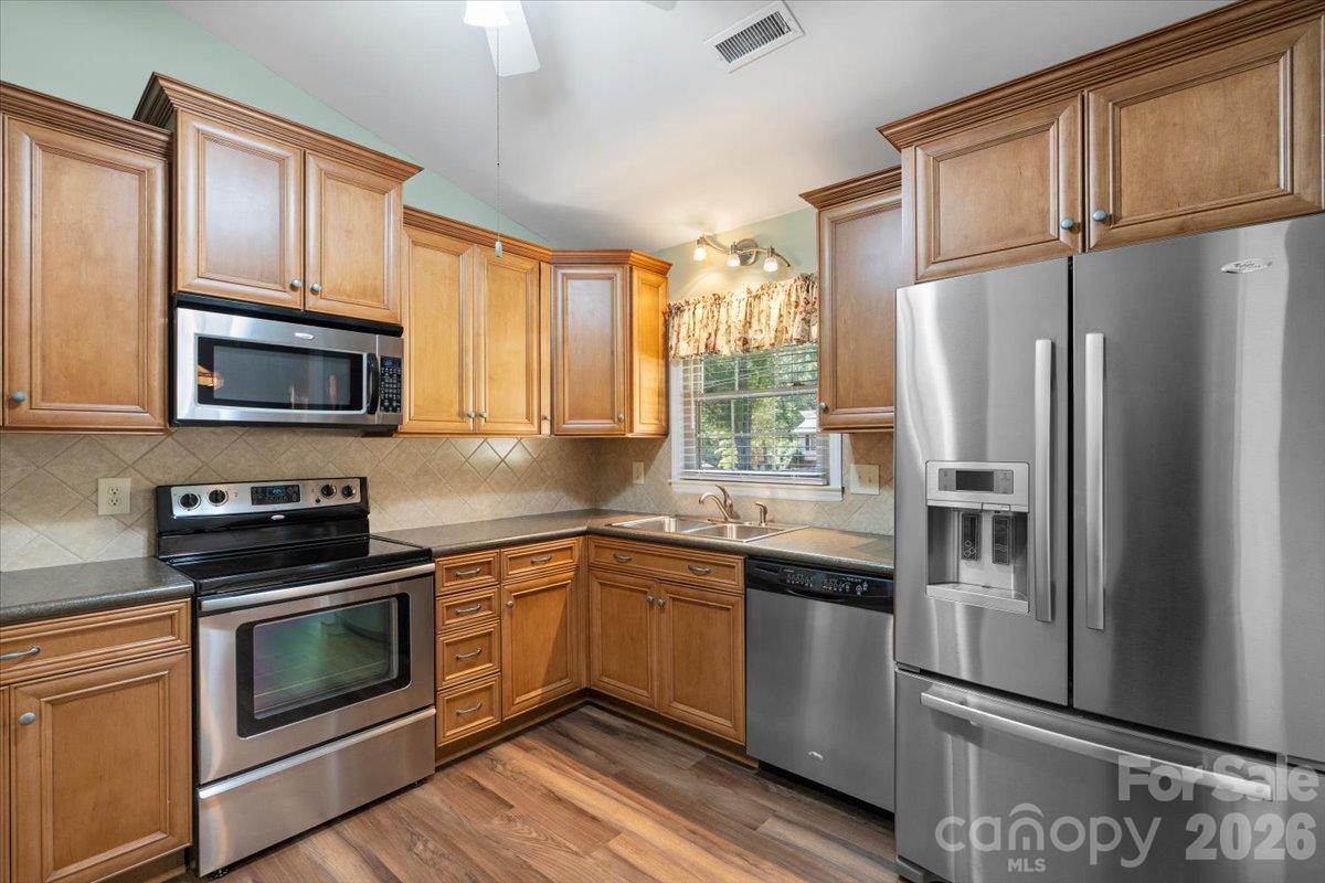 Single Family Residence at 838 Silver Fox Drive, Concord, photo 11 of 31