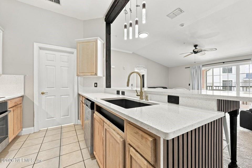 Kitchen - 120 LEGENDARY DR #201, ST AUGUSTINE