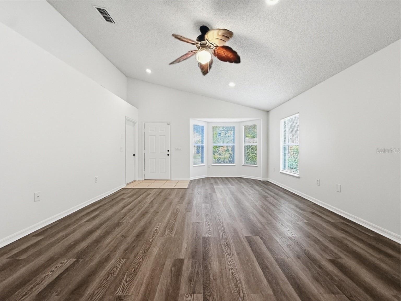 Single Family Residence at 1621 WEKIVA CROSSING BLVD, APOPKA, photo 3 of 32