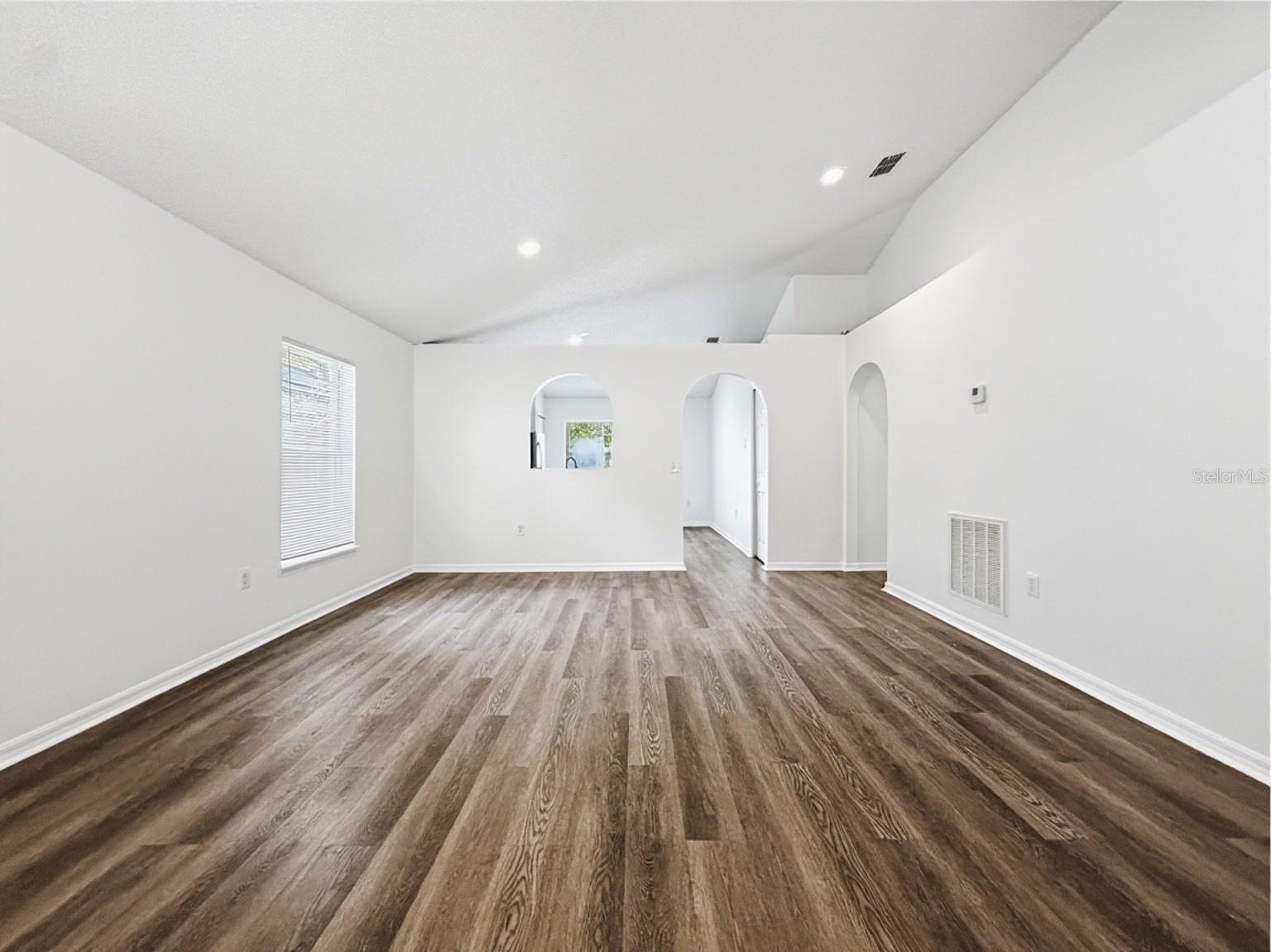 Single Family Residence at 1621 WEKIVA CROSSING BLVD, APOPKA, photo 4 of 32