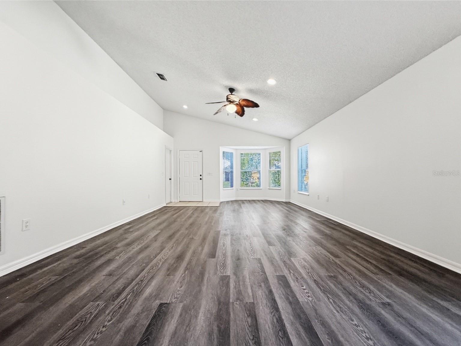 Single Family Residence at 1621 WEKIVA CROSSING BLVD, APOPKA, photo 5 of 32