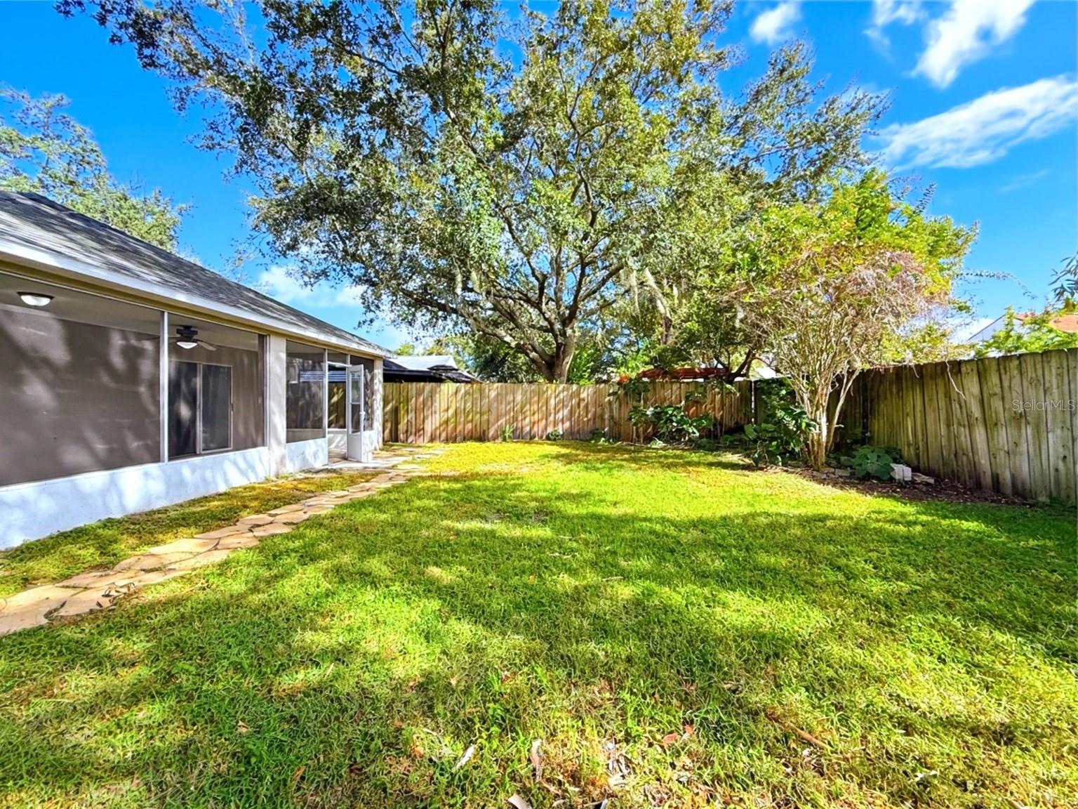 Single Family Residence at 1621 WEKIVA CROSSING BLVD, APOPKA, photo 14 of 32