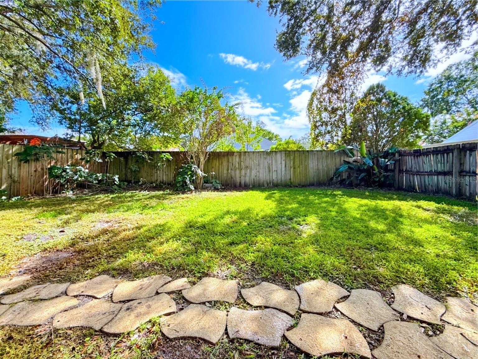 Single Family Residence at 1621 WEKIVA CROSSING BLVD, APOPKA, photo 16 of 32