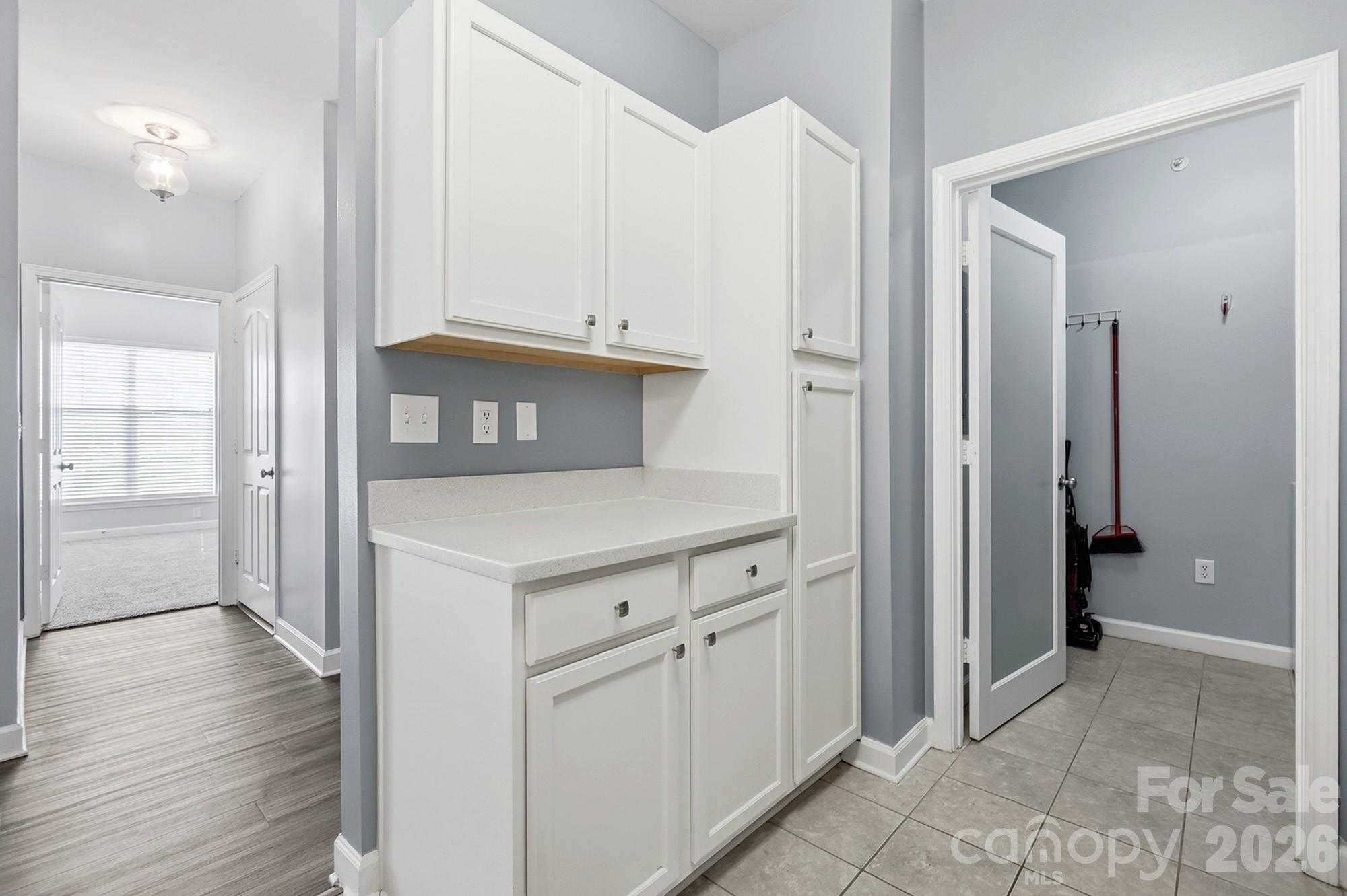 Lots of Storage - 9934 Hyde Glen Court, Charlotte