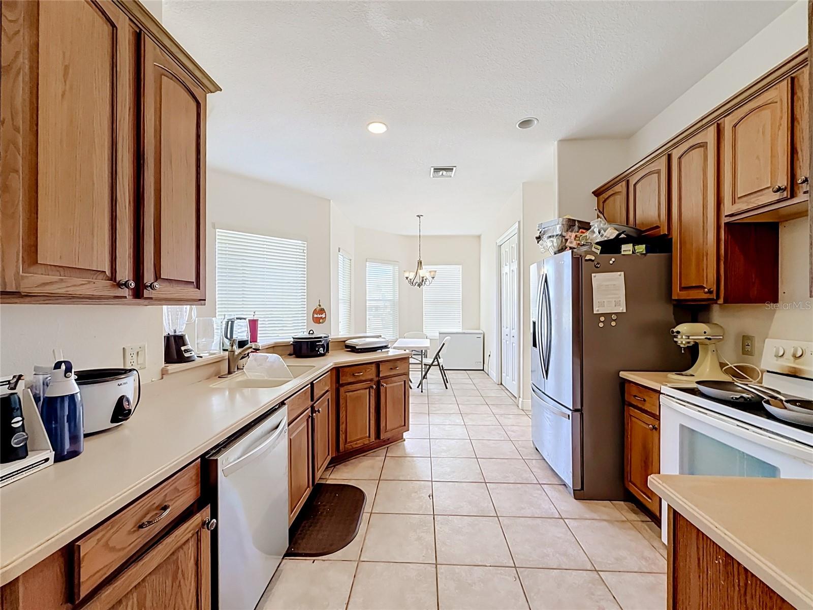 Single Family Residence at 38634 LAKEVIEW WALK, LADY LAKE, photo 18 of 58