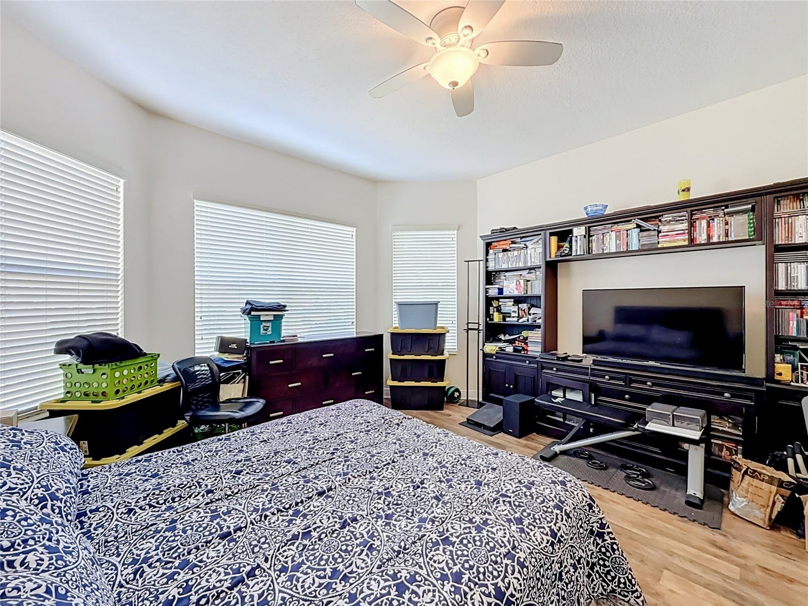 Single Family Residence at 38634 LAKEVIEW WALK, LADY LAKE, photo 22 of 58