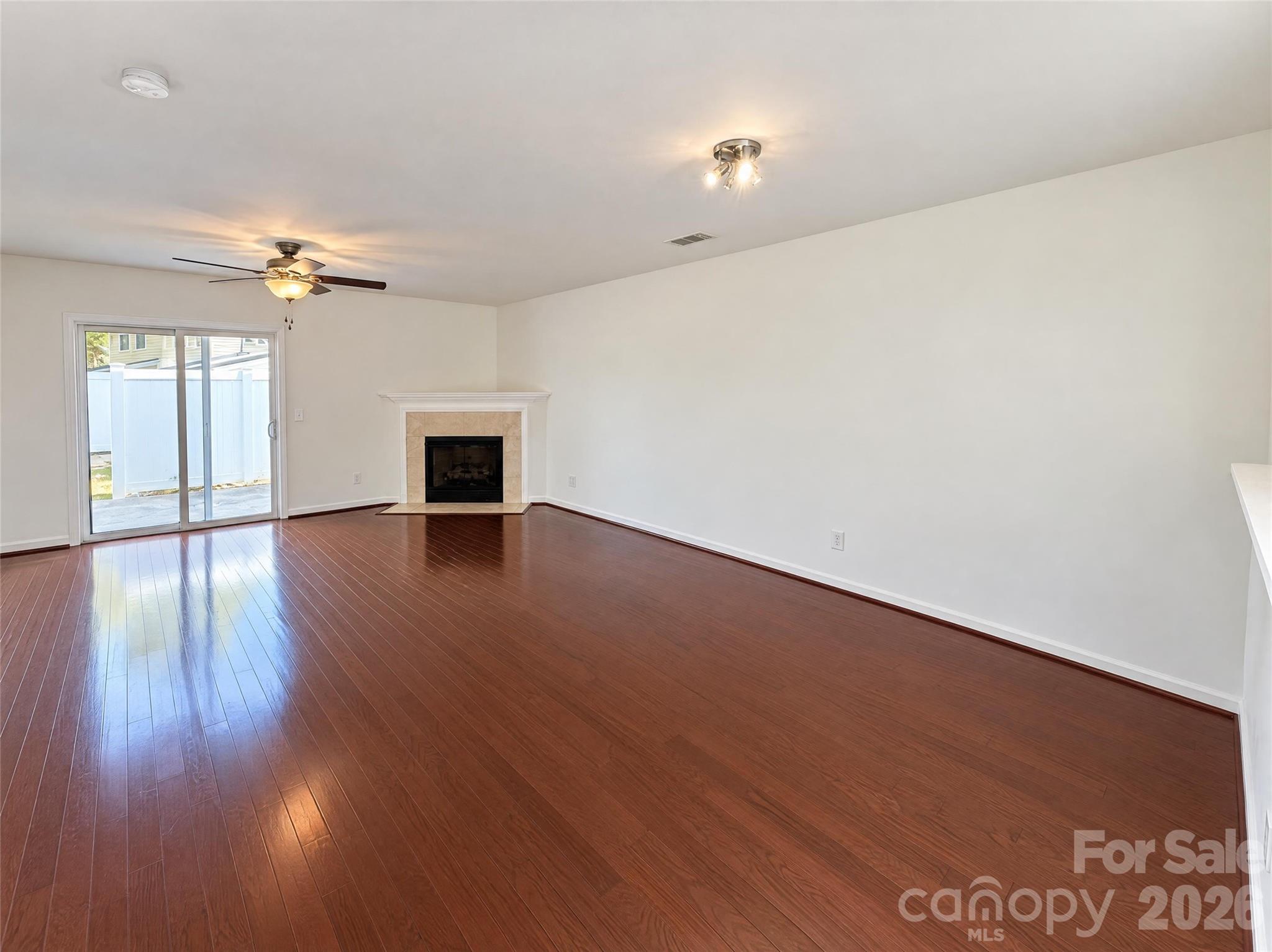 Townhouse at 4212 Glenlea Commons Drive, Charlotte, photo 2 of 19