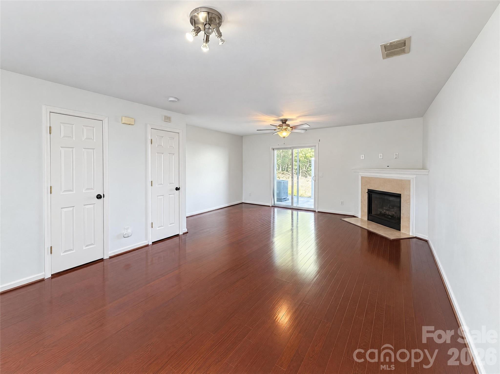 Townhouse at 4212 Glenlea Commons Drive, Charlotte, photo 6 of 19
