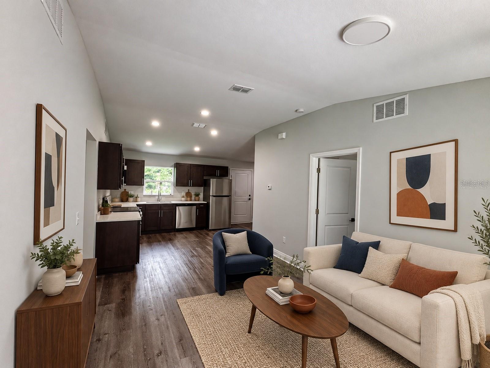 Virtually staged - 13343 SE 38TH CT, BELLEVIEW