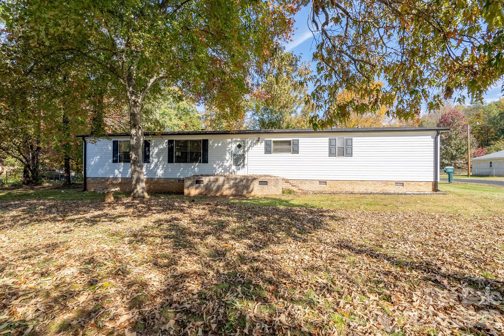 Single Family Residence at 1210 Sidney Drive, Salisbury, photo 4 of 37