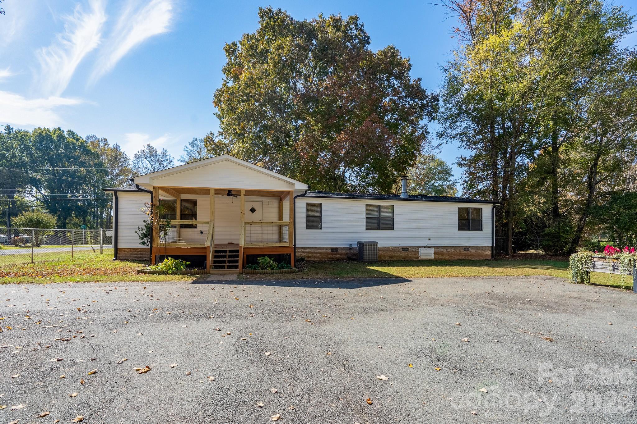 Single Family Residence at 1210 Sidney Drive, Salisbury, photo 2 of 37