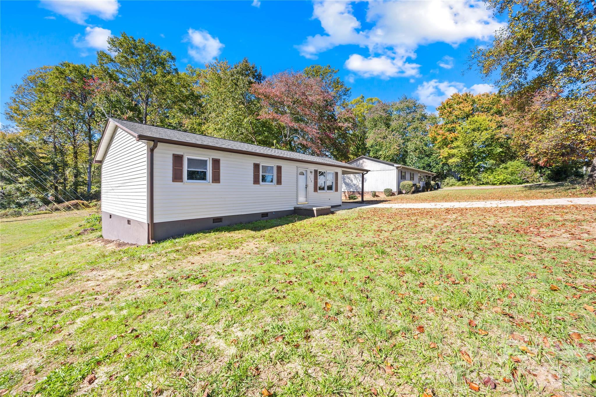 Single Family Residence at 158 Bell Farm Road, Statesville, photo 2 of 24