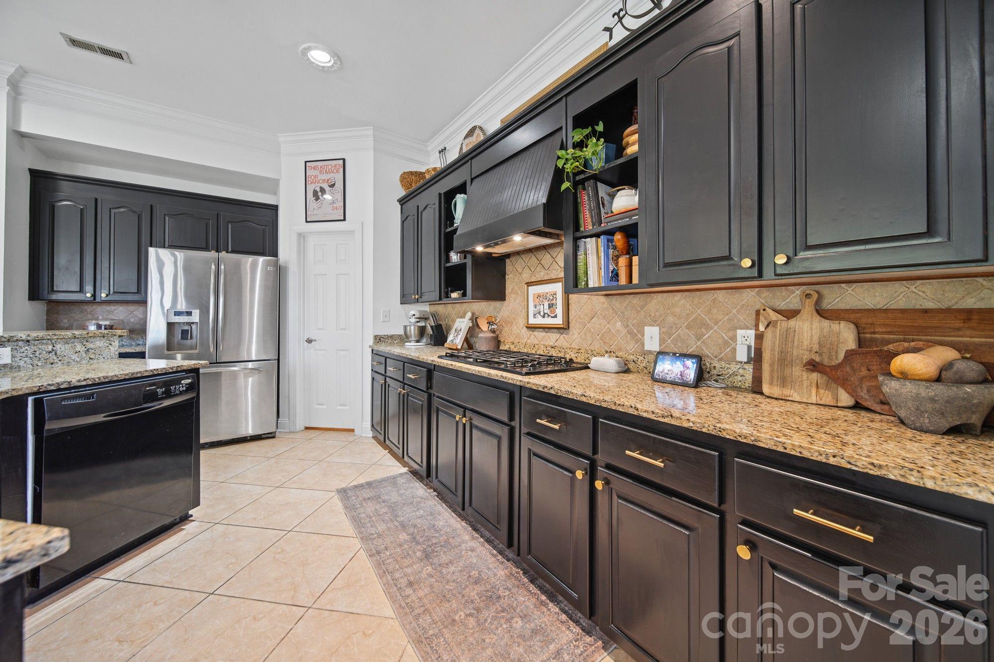 Single Family Residence at 2621 Pine Point Drive, York, photo 27 of 48
