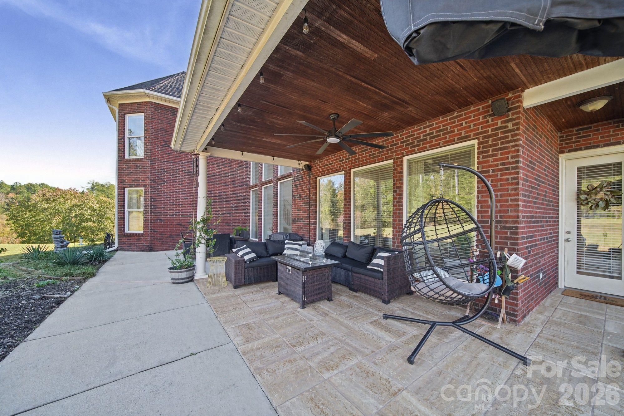 Single Family Residence at 2621 Pine Point Drive, York, photo 44 of 48