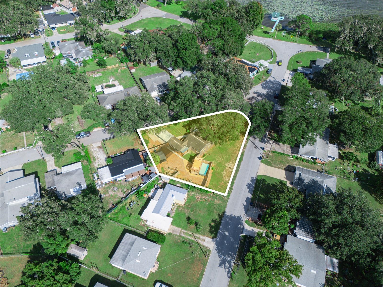 Over a quarter acre, fully fenced - 310 RICO WAY, AUBURNDALE