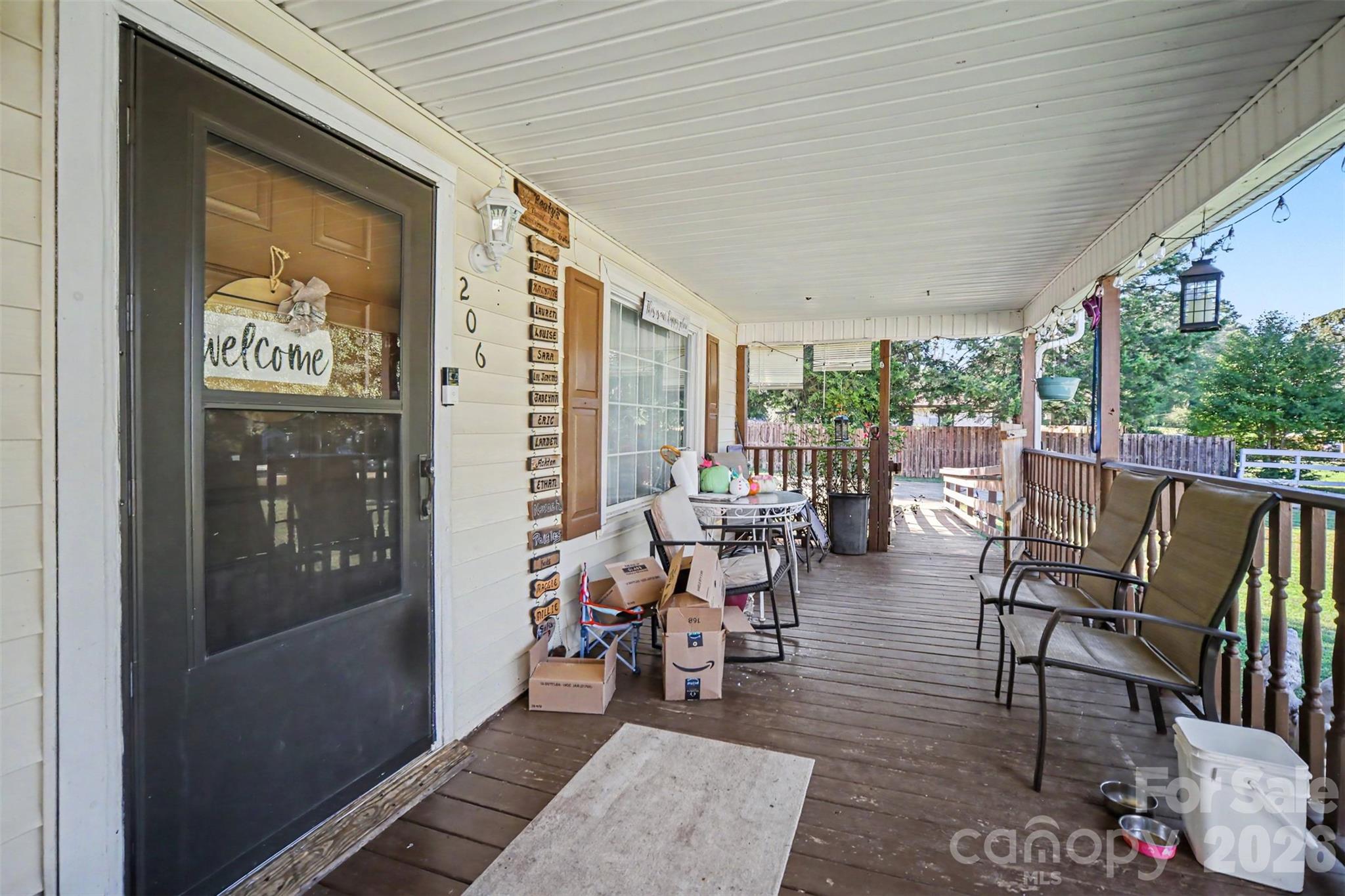 Front Porch - 206 Ferstl Avenue, Belmont