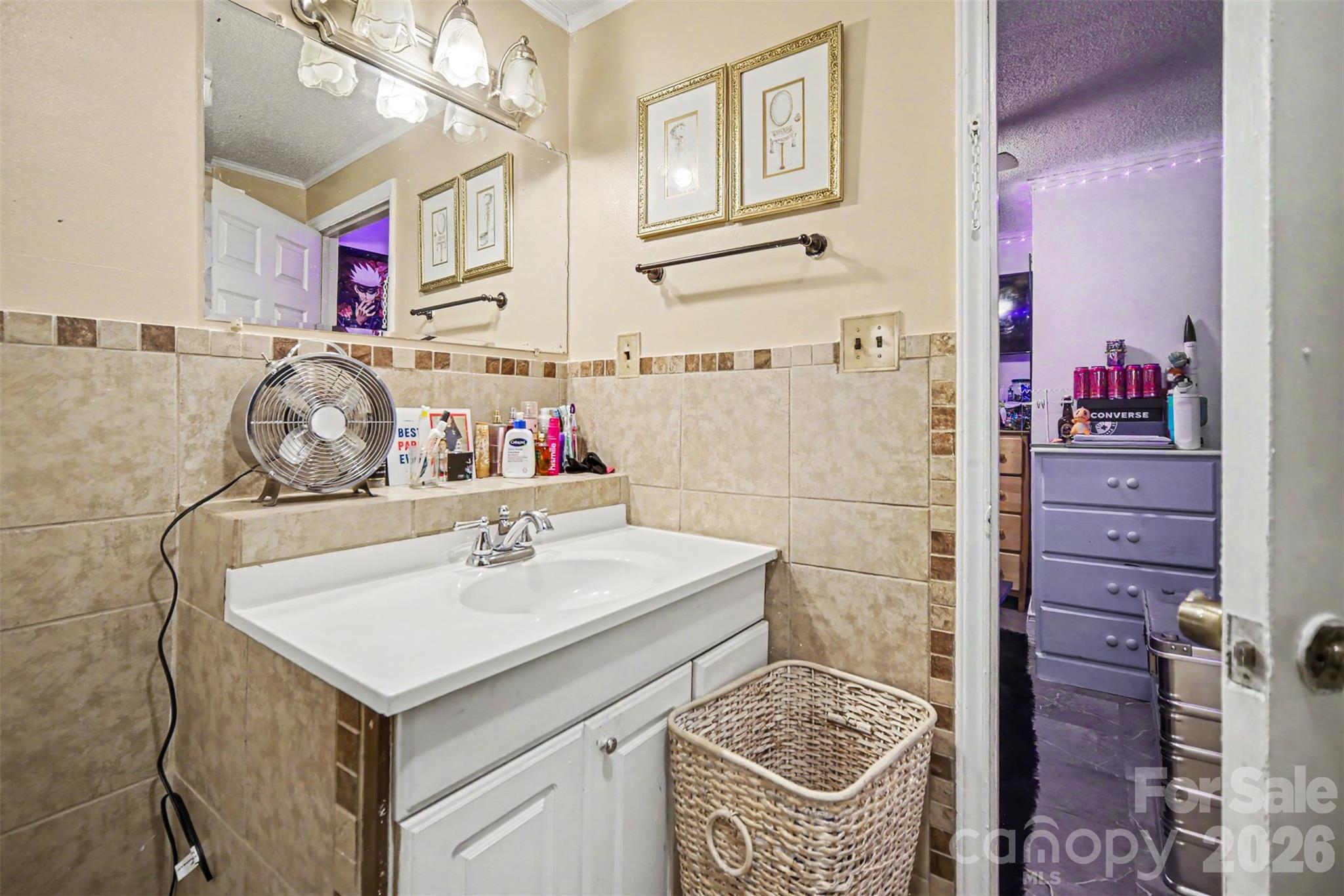 Bathroom #3 - 206 Ferstl Avenue, Belmont