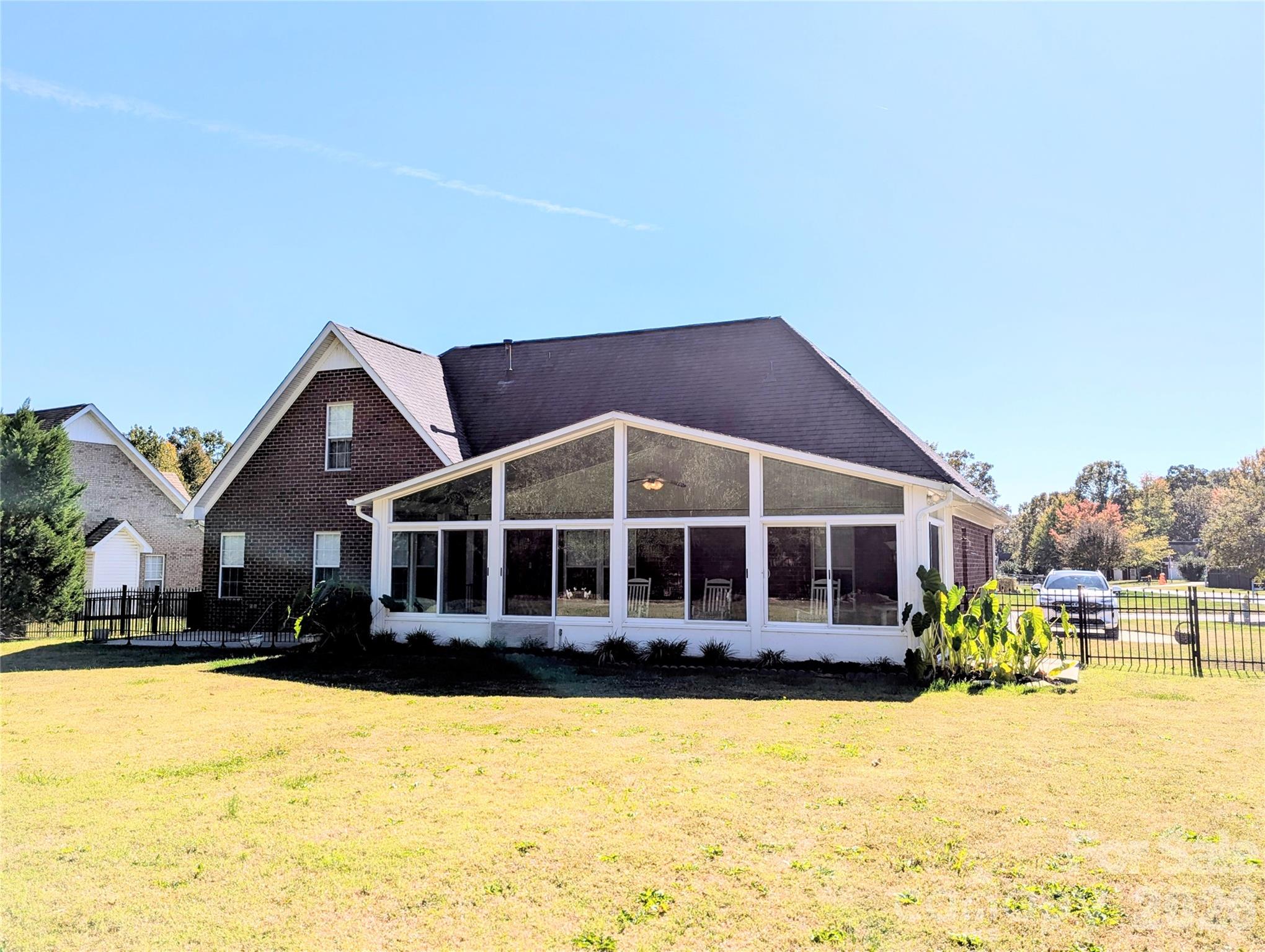 The Sunroom you've always wanted! - 3203 McGee Lane, Monroe