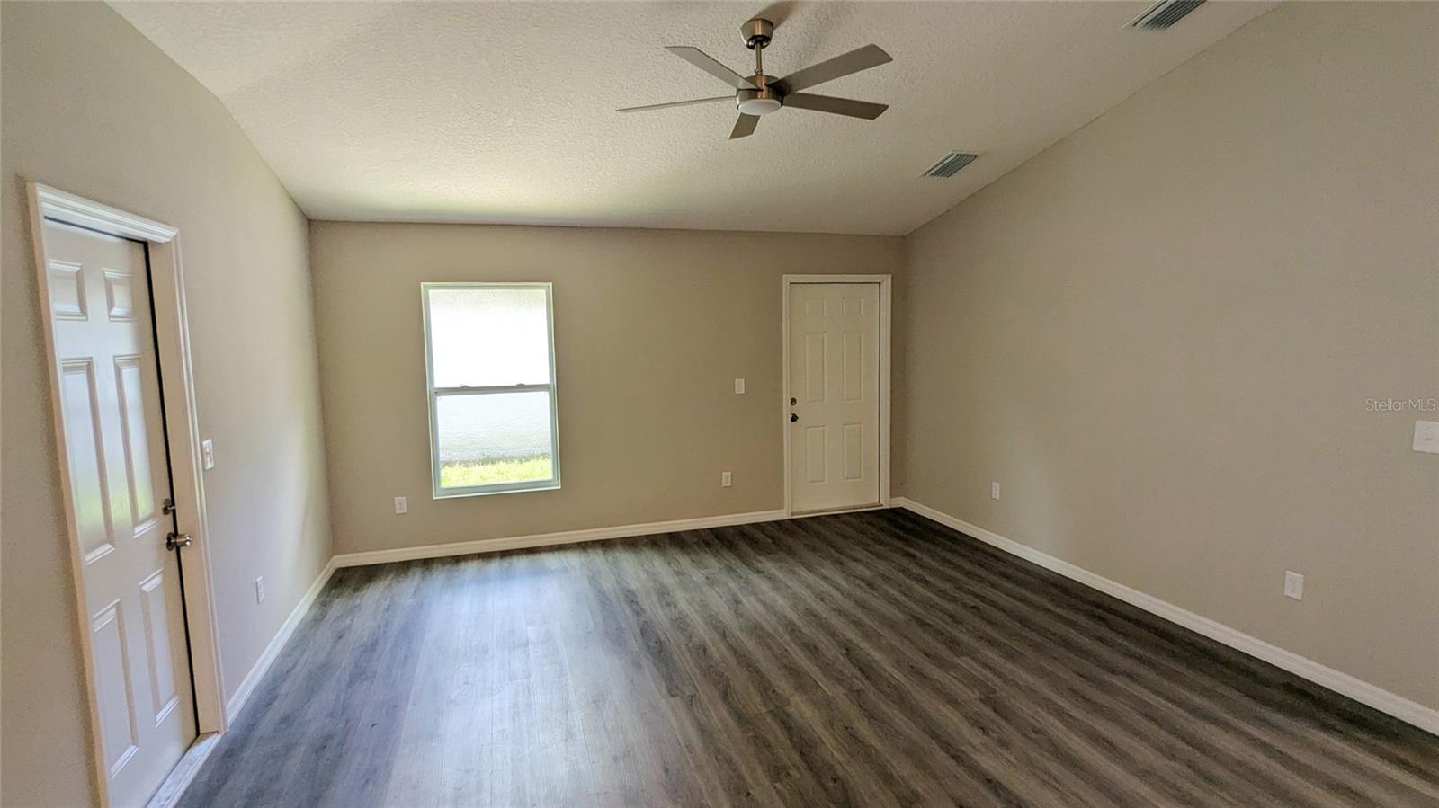 Single Family Residence at 1513 W 16TH ST, SANFORD, photo 9 of 25