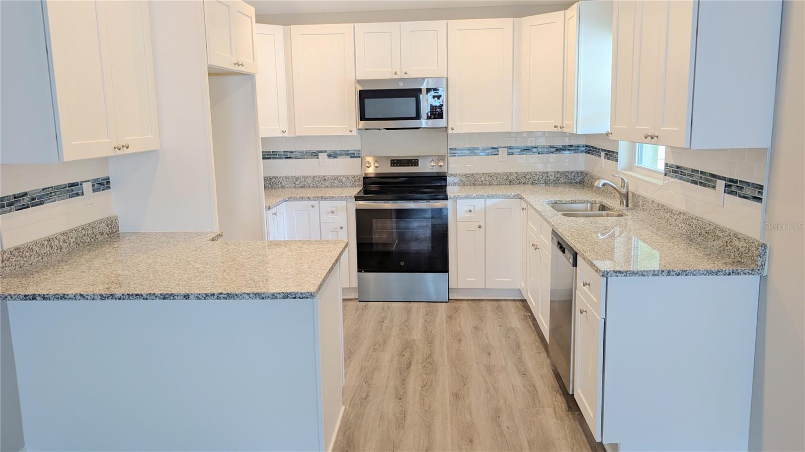 Single Family Residence at 1513 W 16TH ST, SANFORD, photo 6 of 25