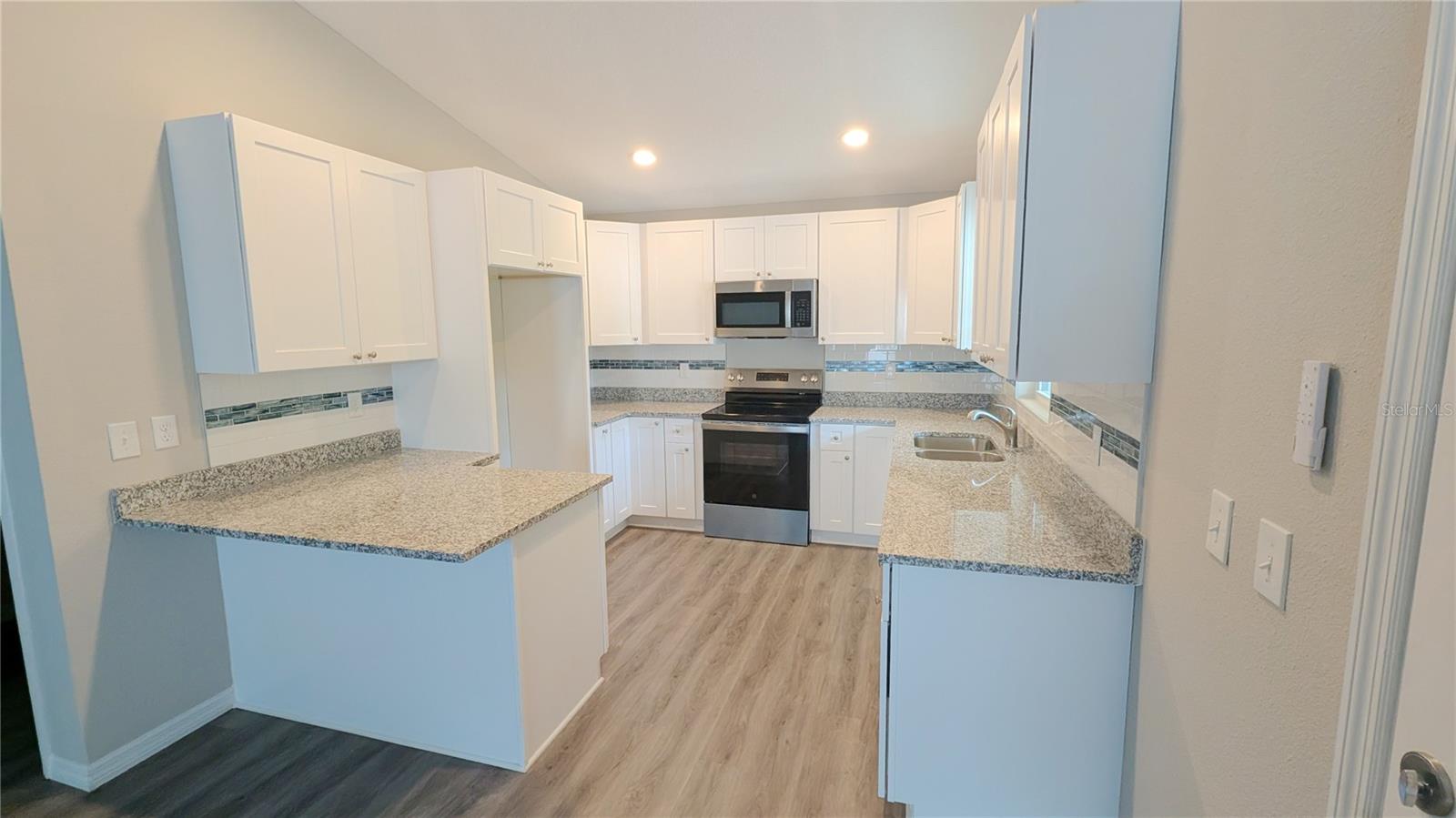 Single Family Residence at 1513 W 16TH ST, SANFORD, photo 4 of 25