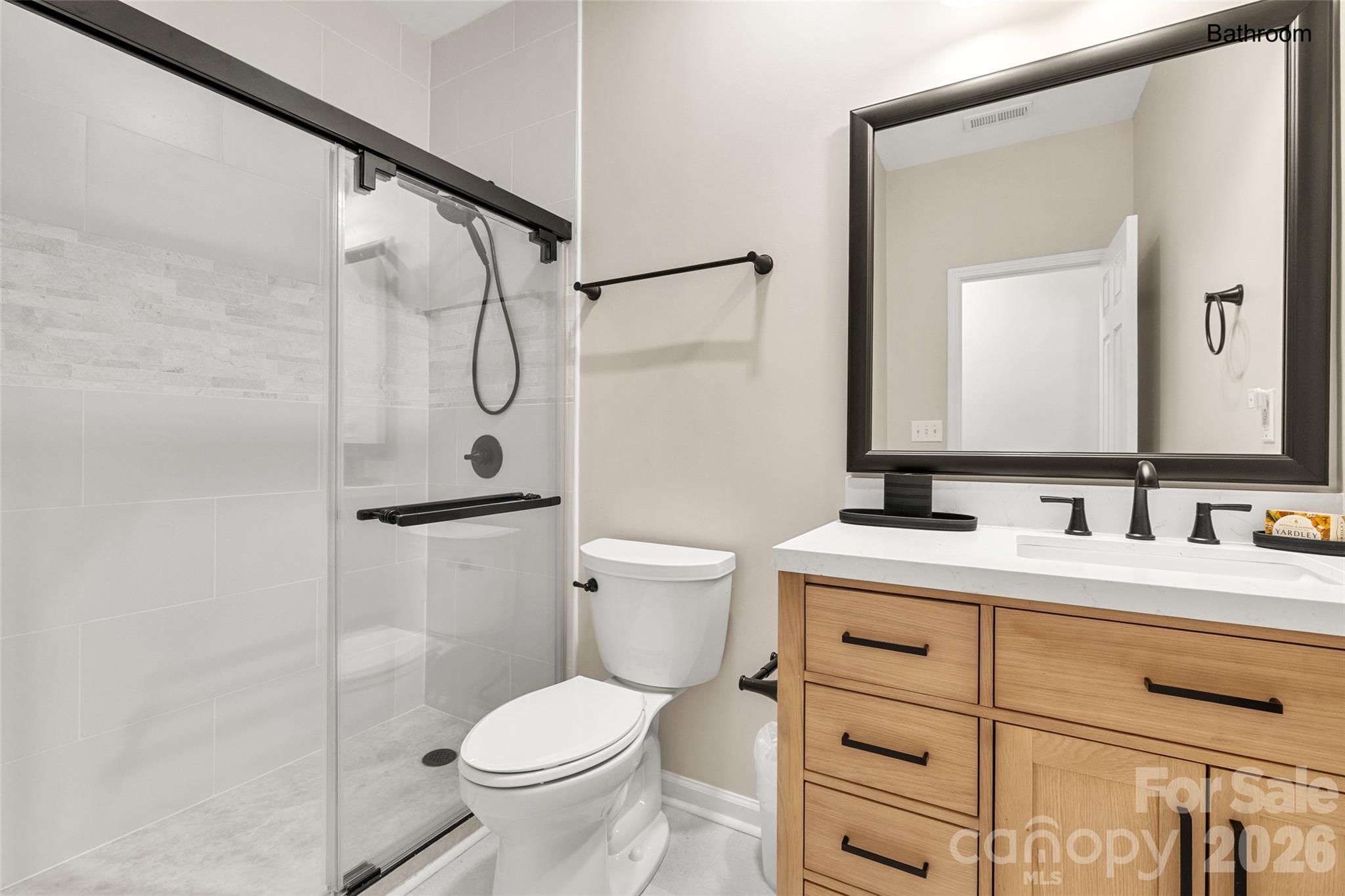 New hall bath with Tile shower and new vanity - 25578 Seagull Drive, Lancaster