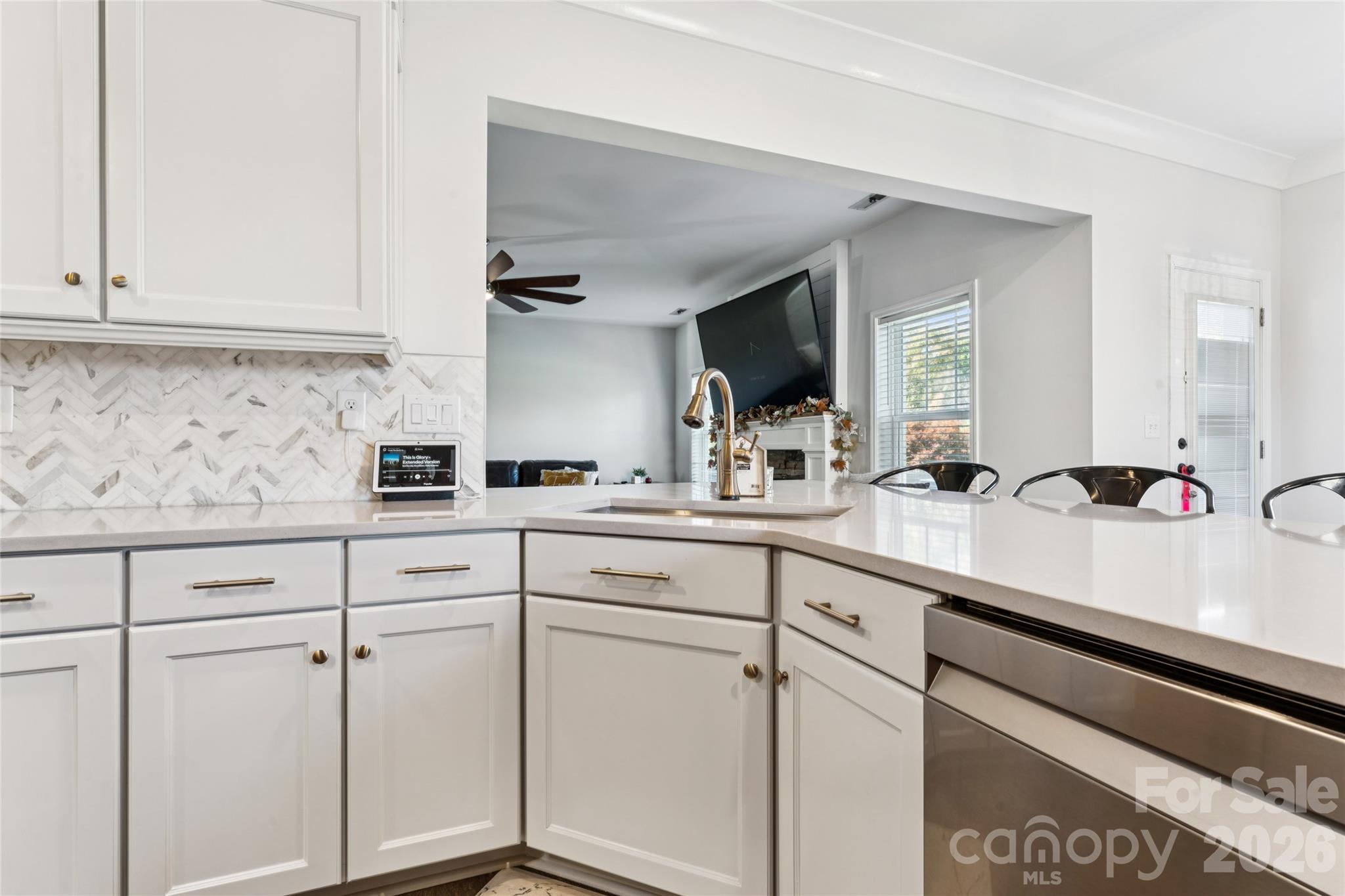 Crown molding throughout kitchen and nook. Stainless steel appliances - 2014 Seefin Court, Indian Trail