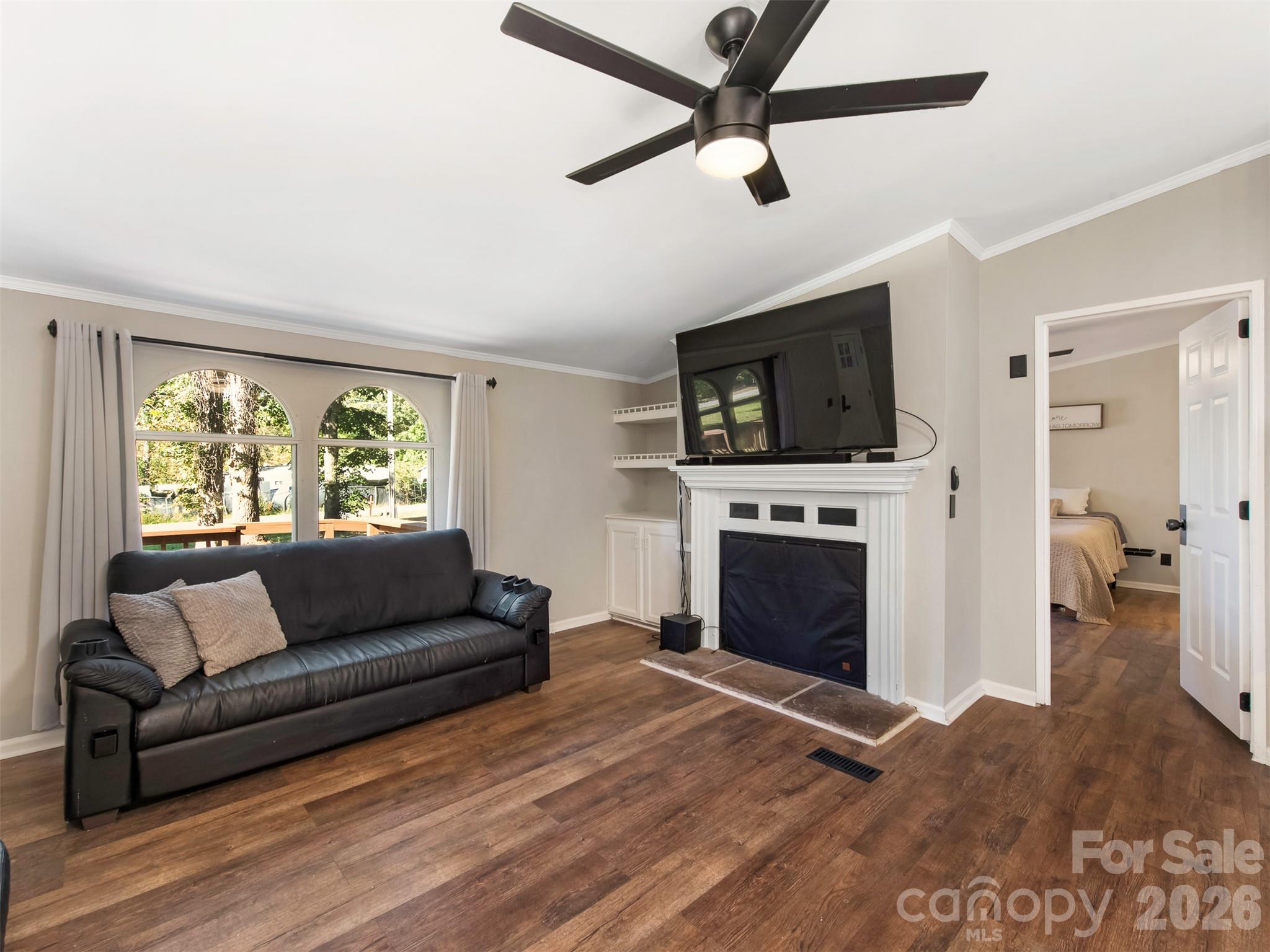 Single Family Residence at 3345 Roundcliff Drive, Concord, photo 8 of 38