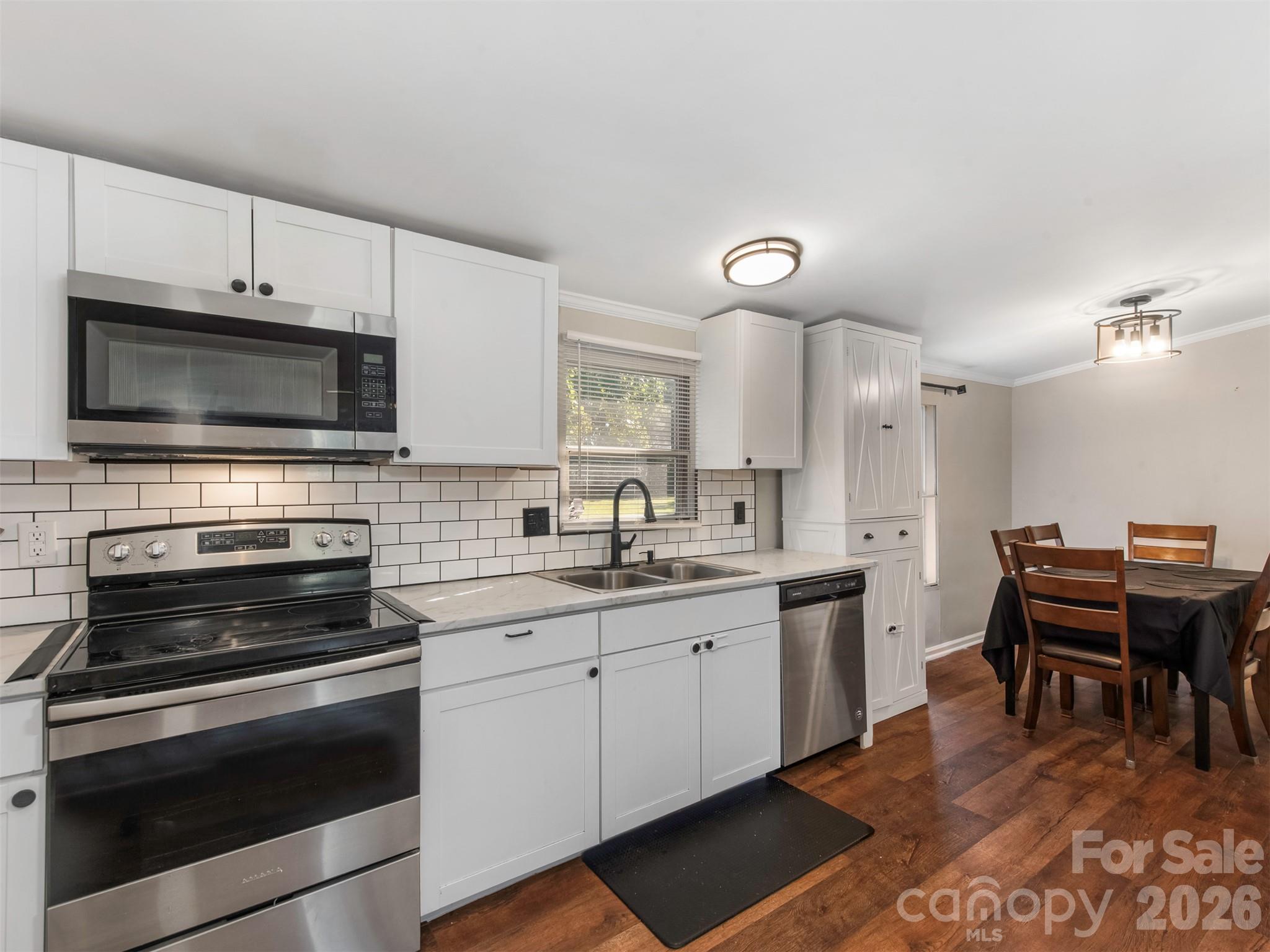 Single Family Residence at 3345 Roundcliff Drive, Concord, photo 11 of 38