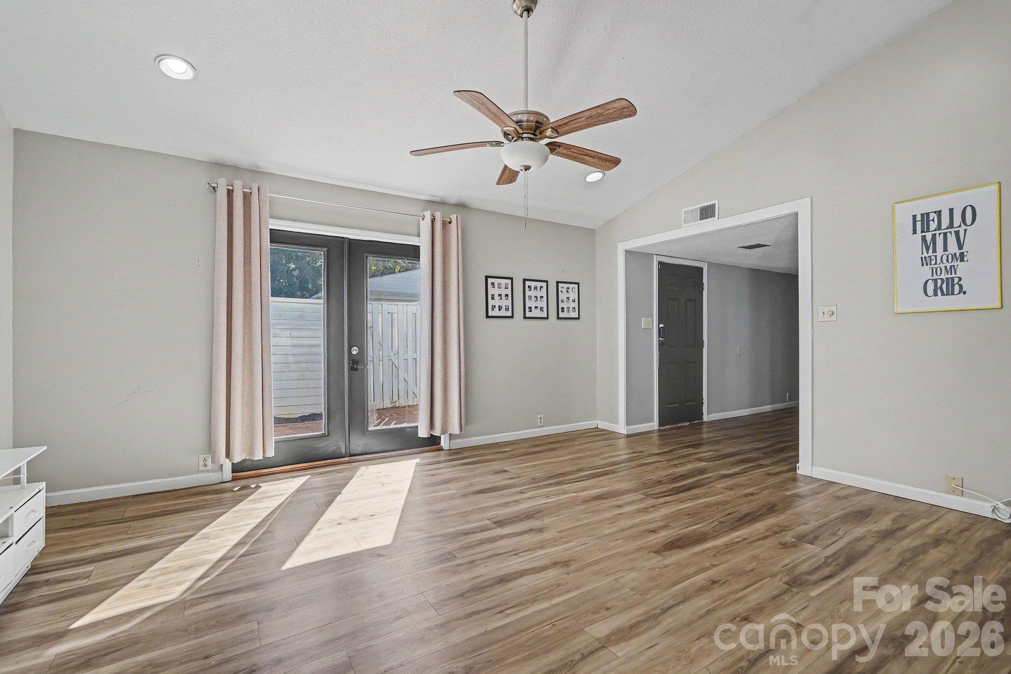 Townhouse at 7406 Mystic Lane, Charlotte, photo 3 of 14