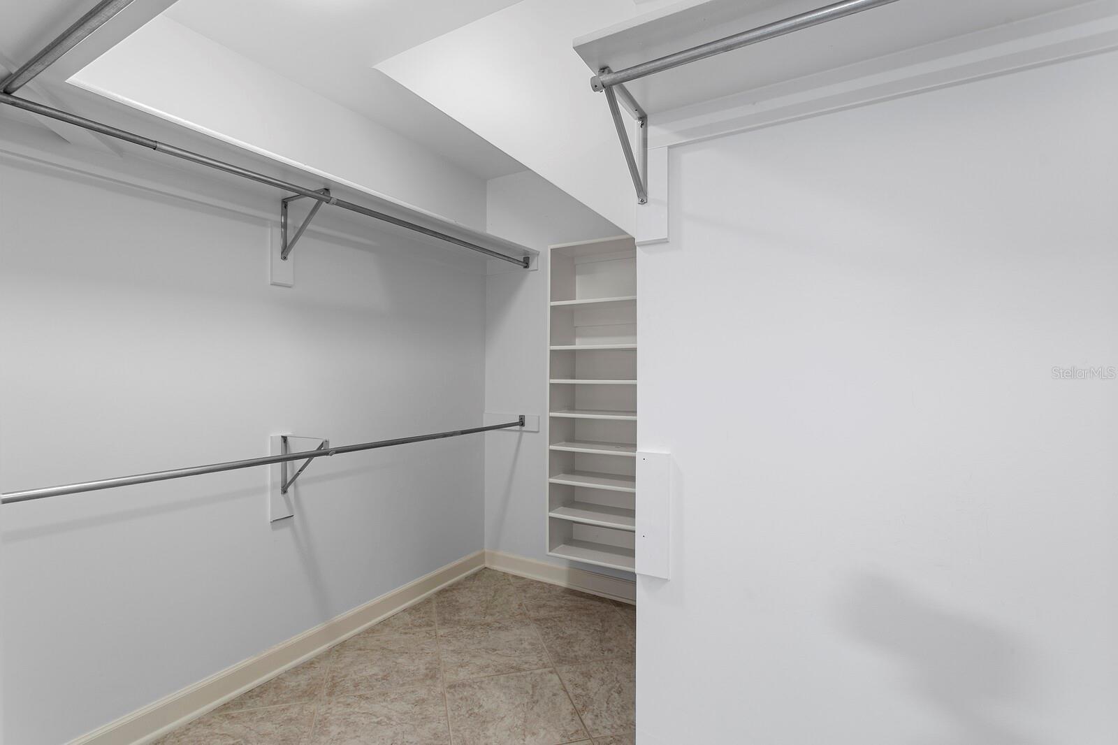 Primary Walk In Closet - 2930 W BAYSHORE CT, TAMPA