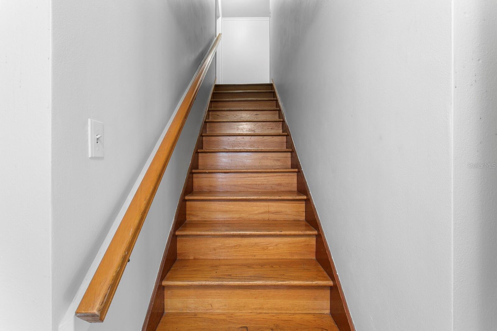 Stairs from Laundry go up to the Bonus room number 2, could be an office or art space or anything you like. - 2930 W BAYSHORE CT, TAMPA