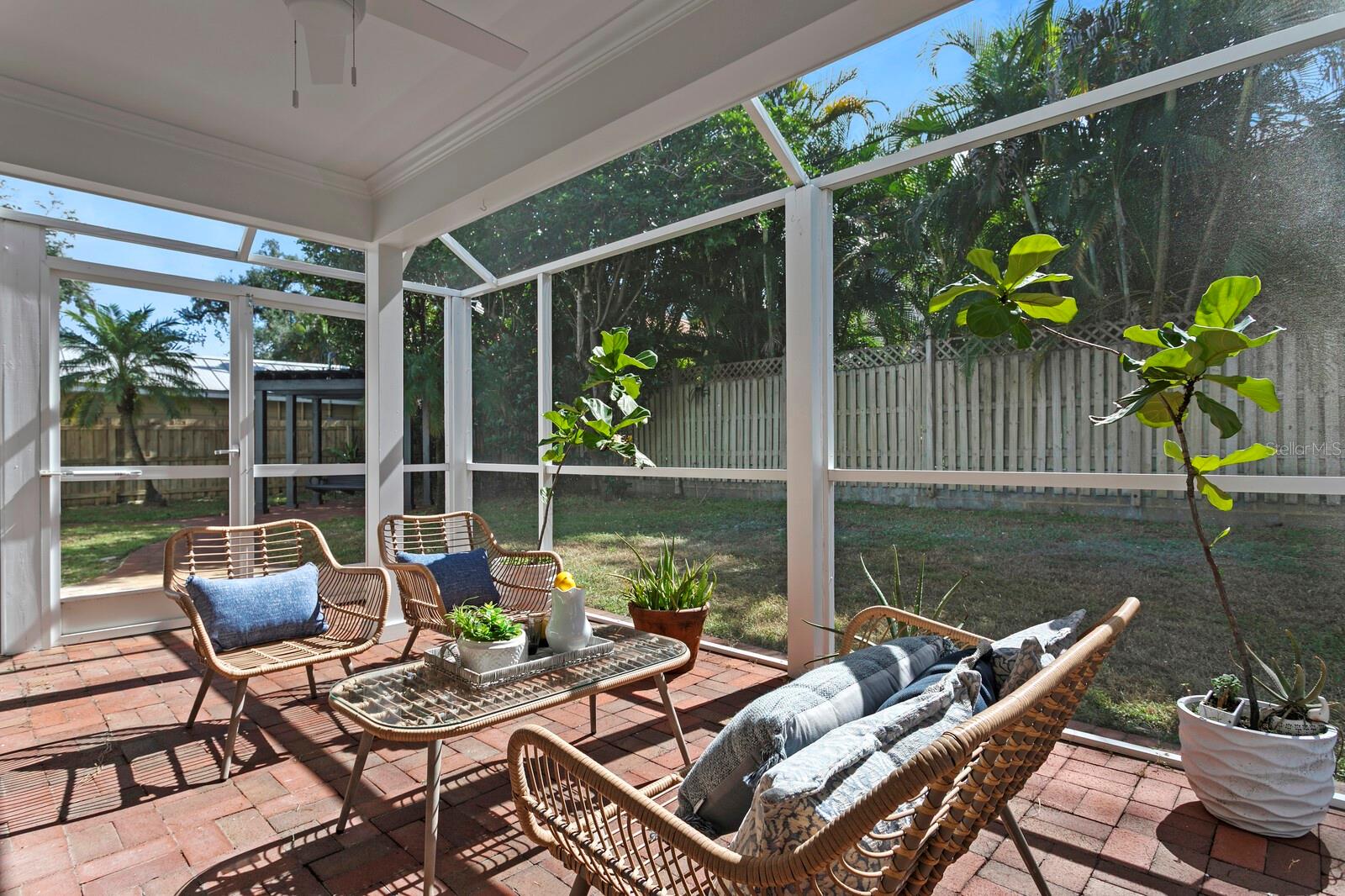 Nice outside area. - 2930 W BAYSHORE CT, TAMPA