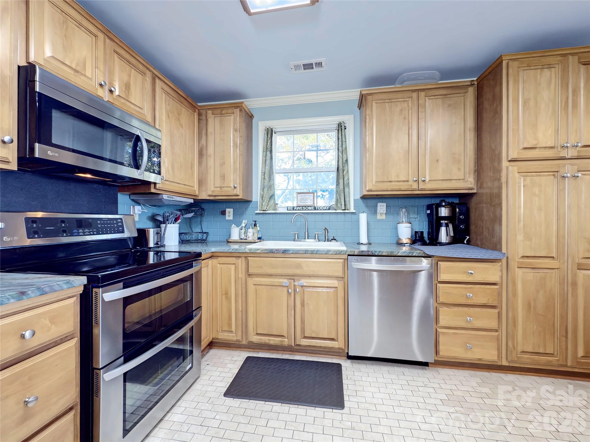 Single Family Residence at 547 Lake Shore Drive, Norwood, photo 19 of 57