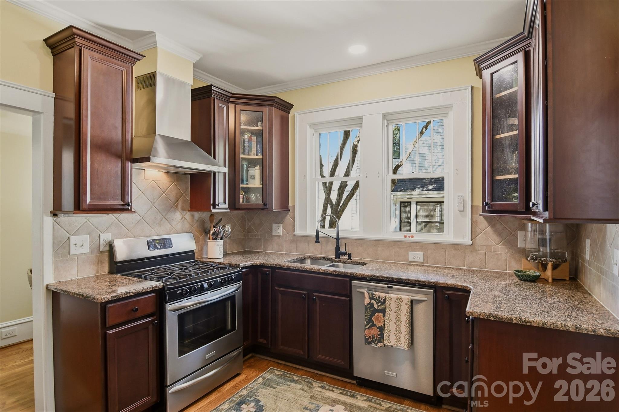 Single Family Residence at 451 S Hawthorne Road, Winston Salem, photo 11 of 40