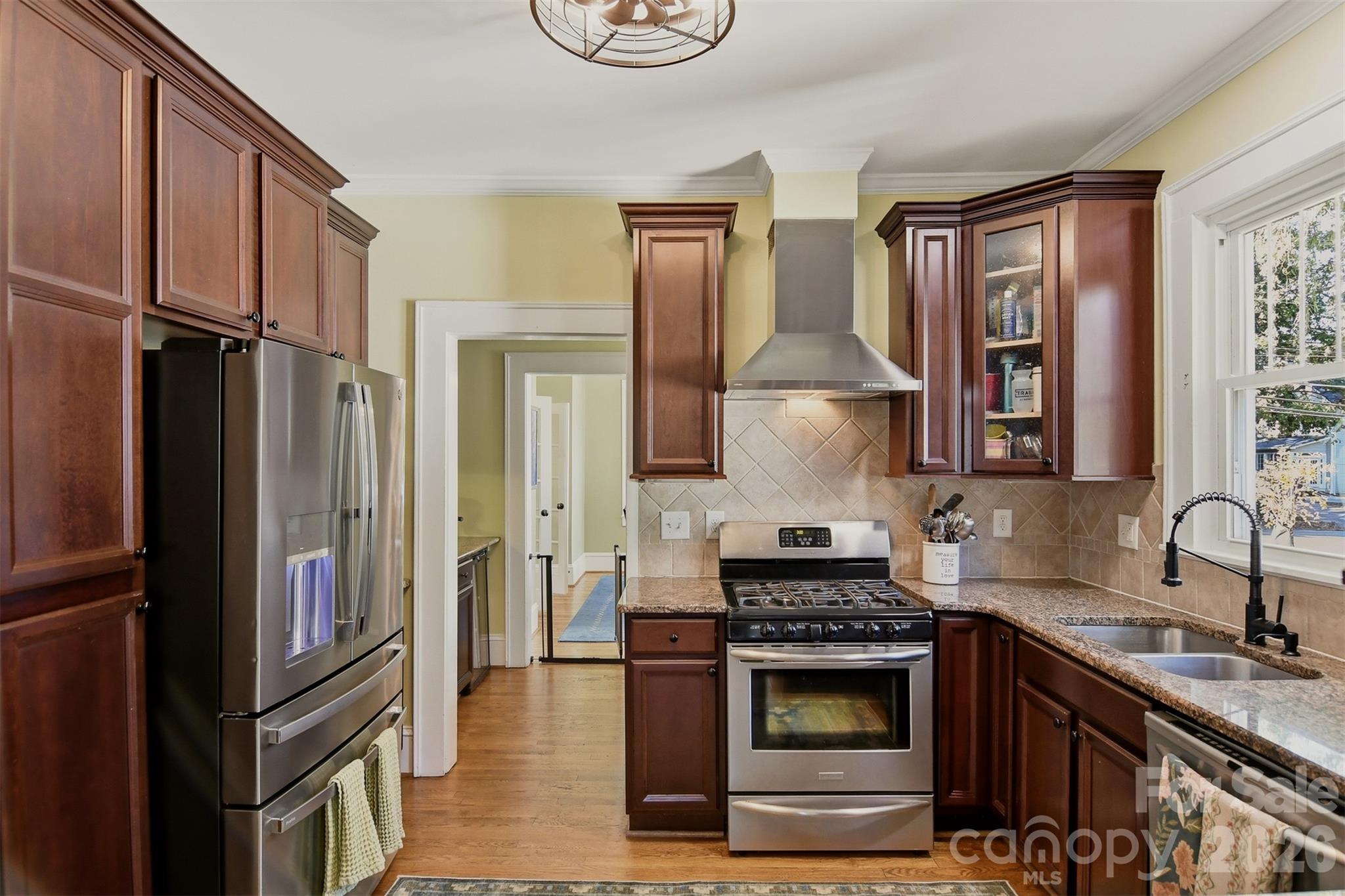 Single Family Residence at 451 S Hawthorne Road, Winston Salem, photo 13 of 40