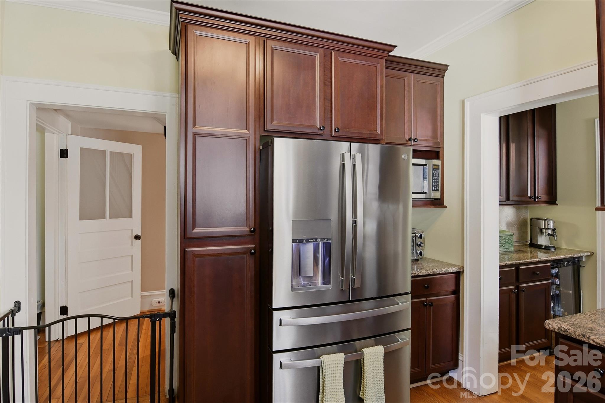 Single Family Residence at 451 S Hawthorne Road, Winston Salem, photo 14 of 40